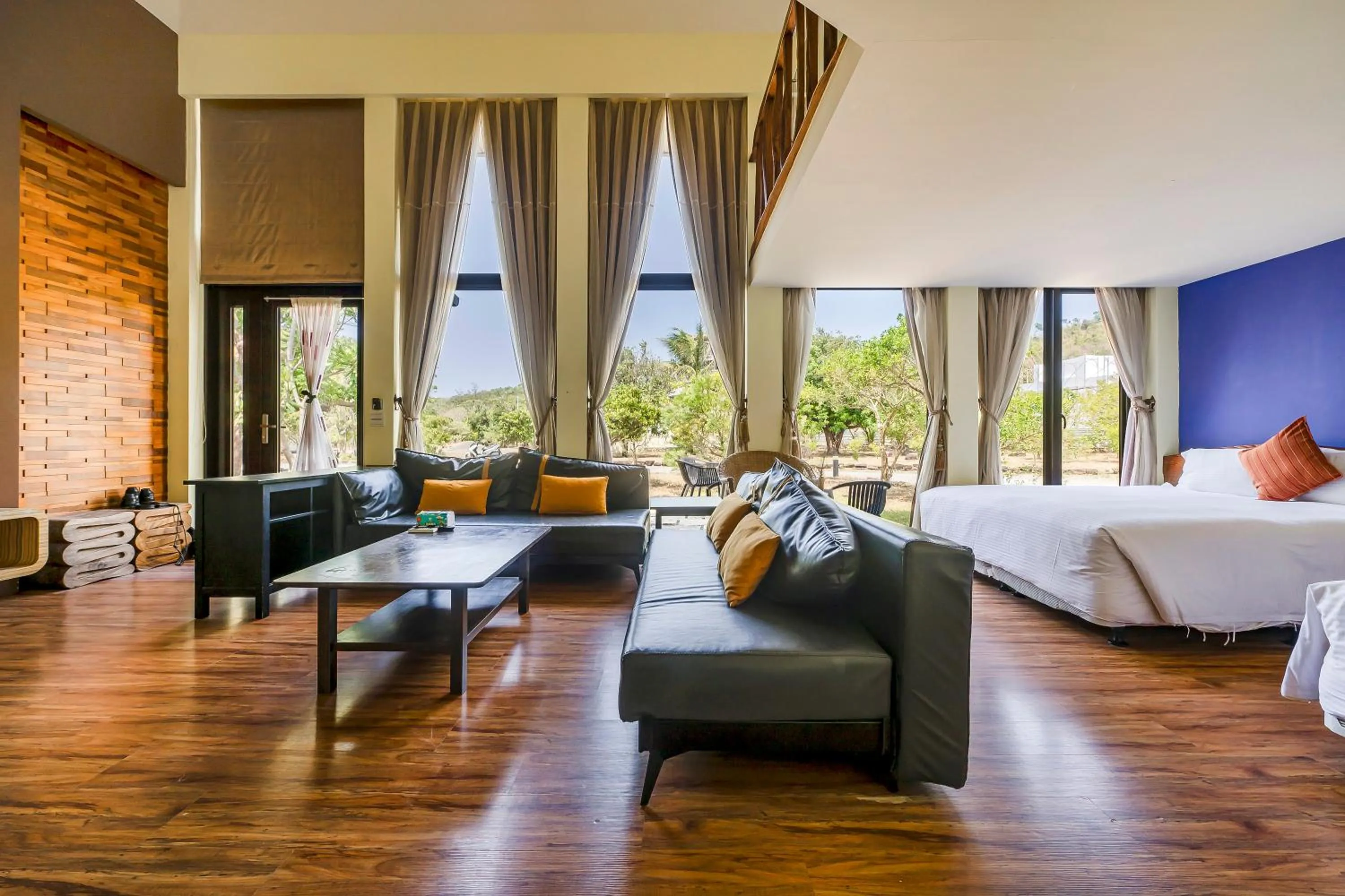 Photo of the whole room, Bed in Southern Sun Homestay North