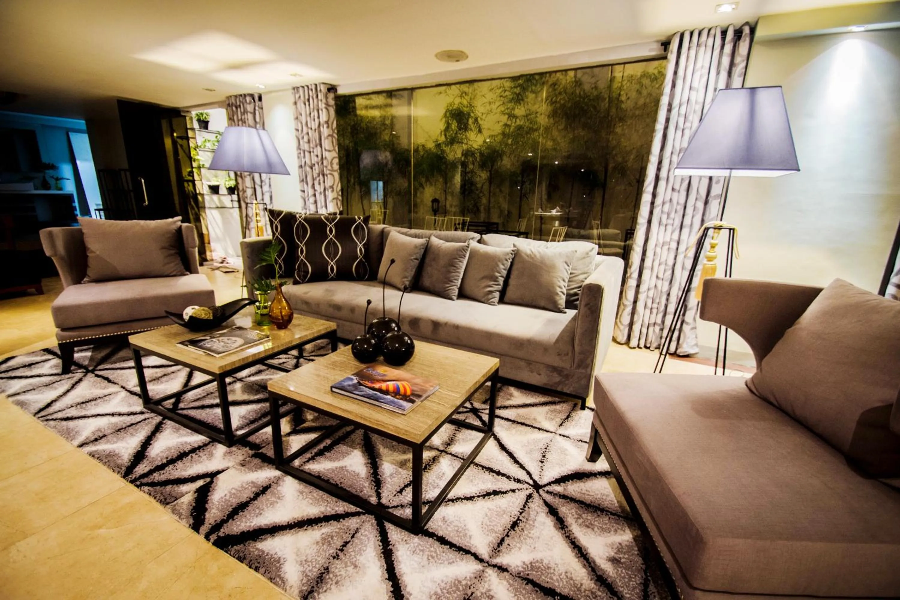 Area and facilities in Almont City Hotel