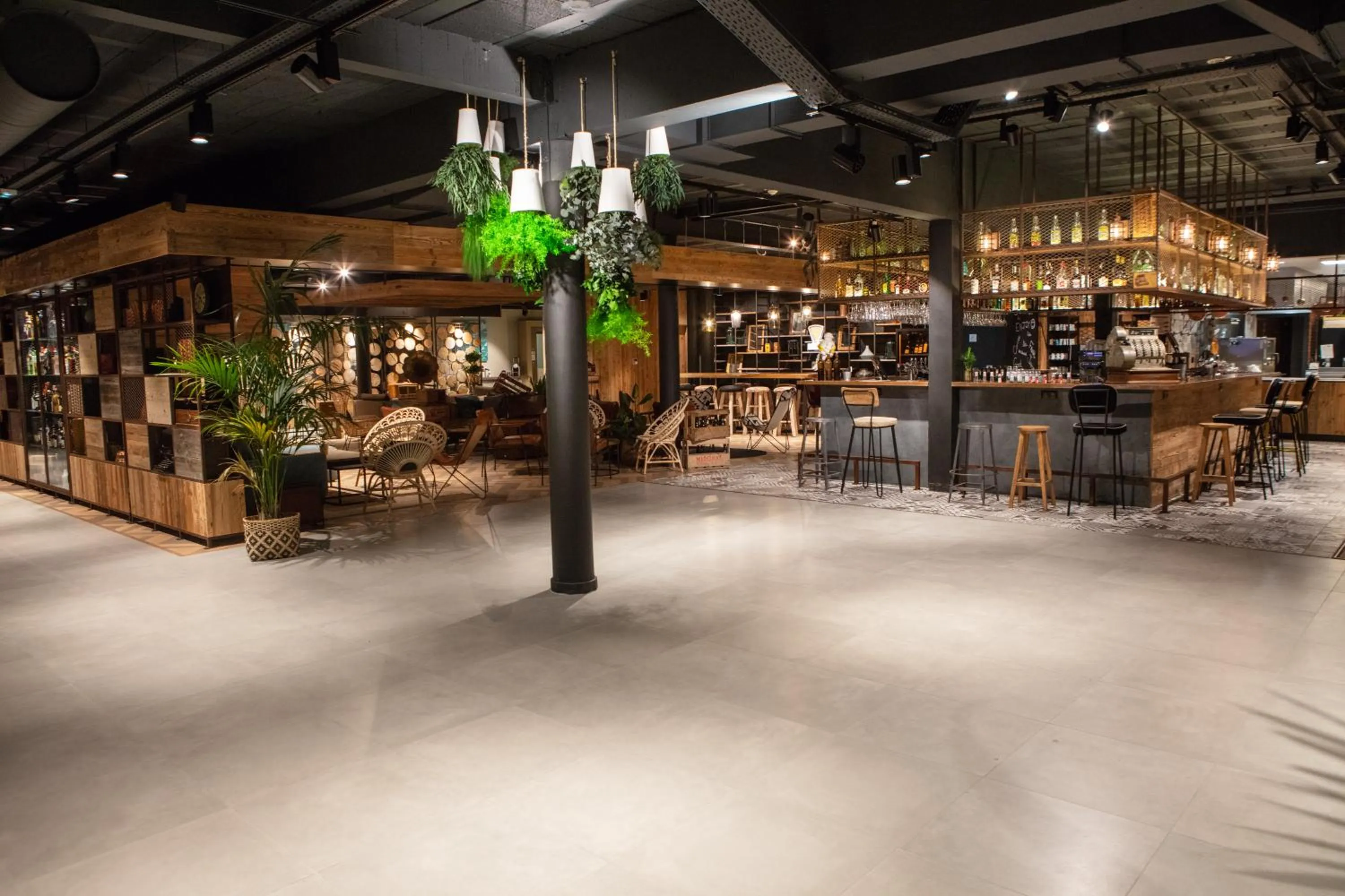 Restaurant/places to eat in Novotel Avignon Nord