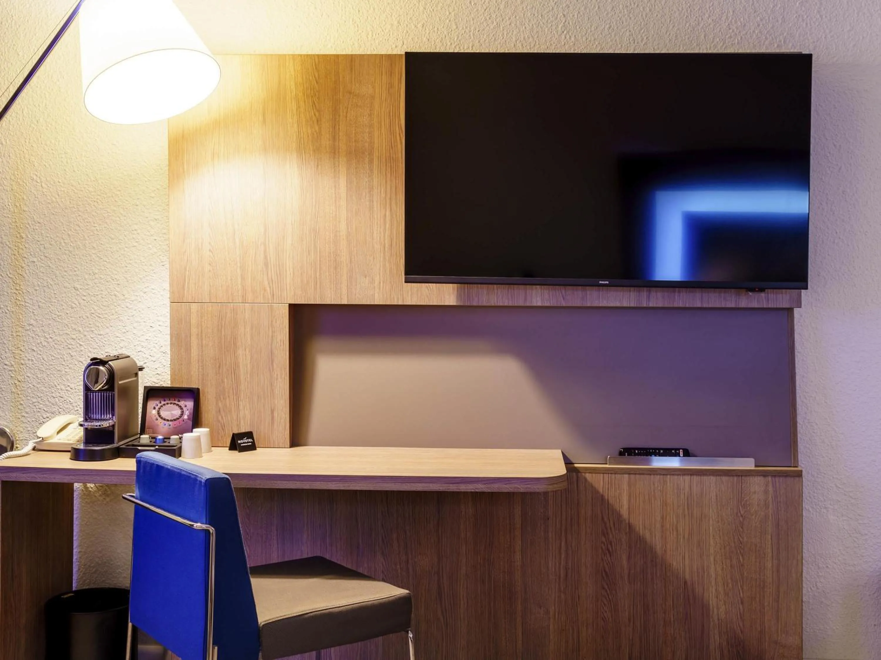 Bedroom in Novotel Avignon Nord