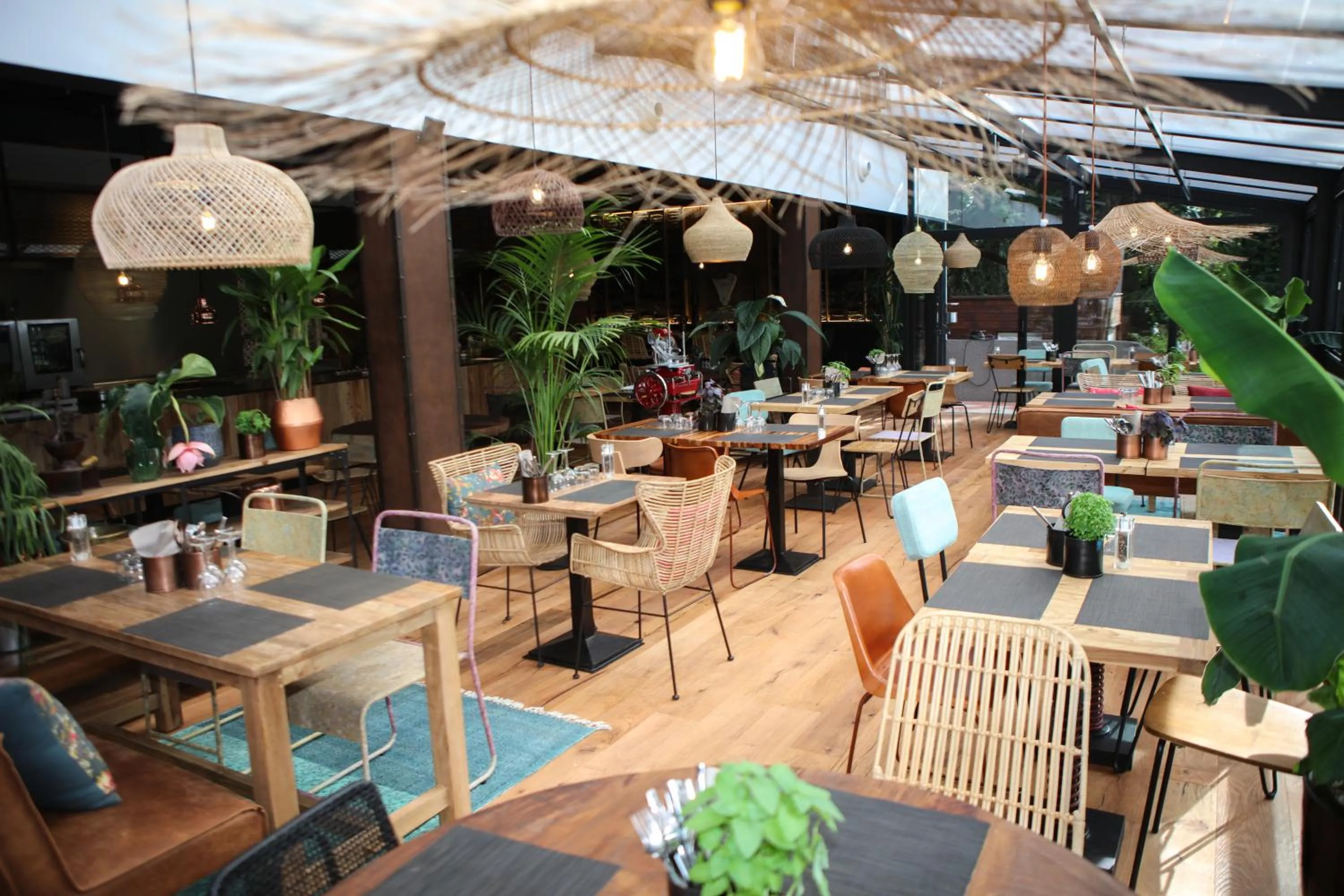 Restaurant/places to eat in Novotel Avignon Nord