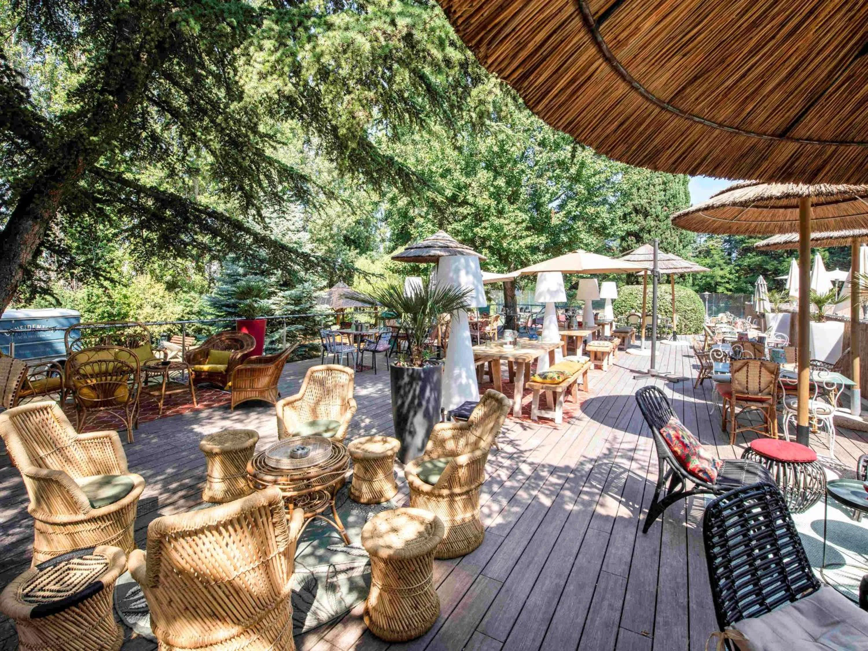 Restaurant/places to eat in Novotel Avignon Nord