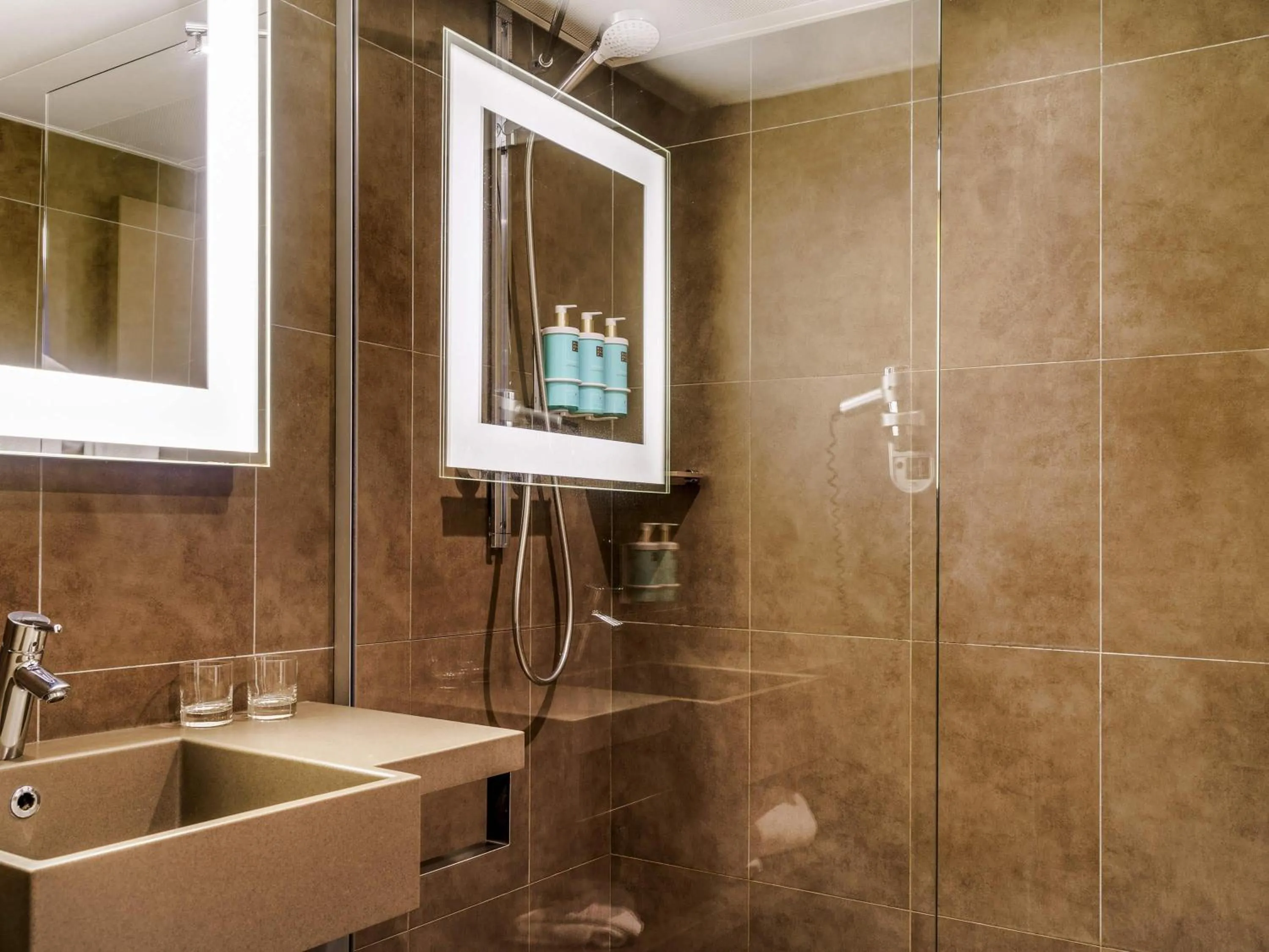 Bedroom in Novotel Avignon Nord