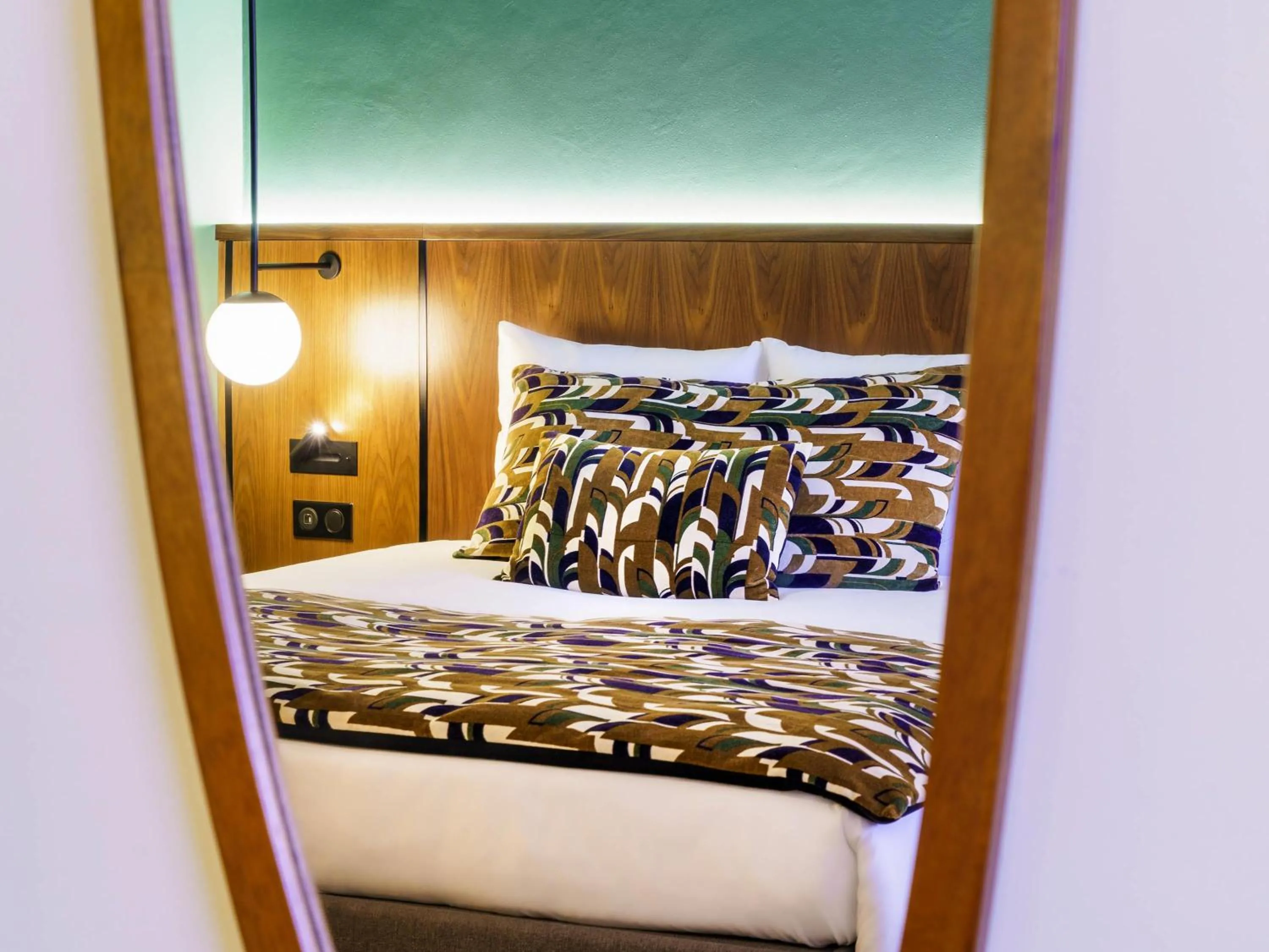 Bedroom, Bed in Novotel Avignon Nord