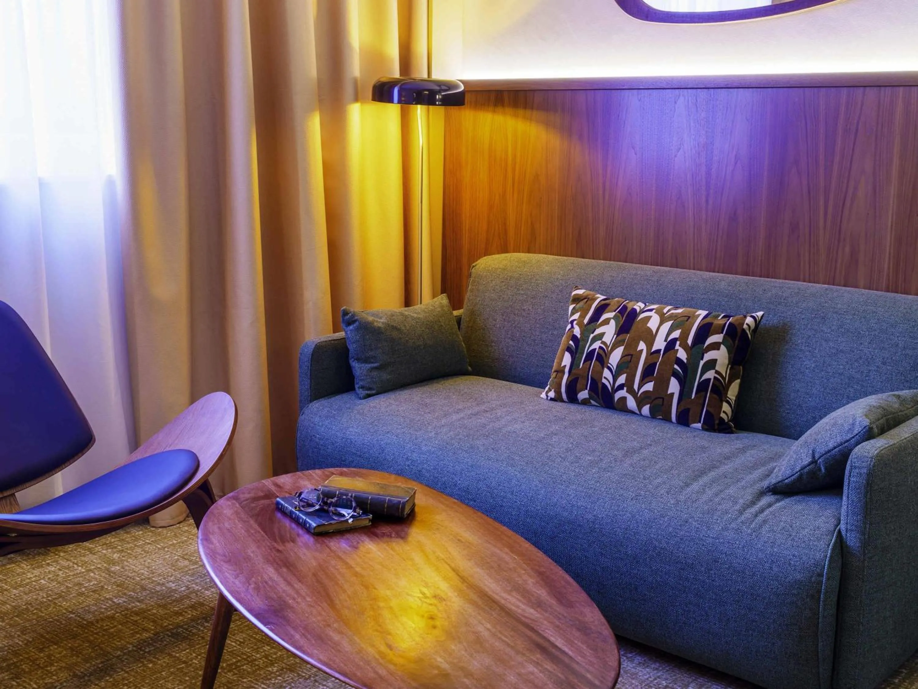 Bedroom in Novotel Avignon Nord