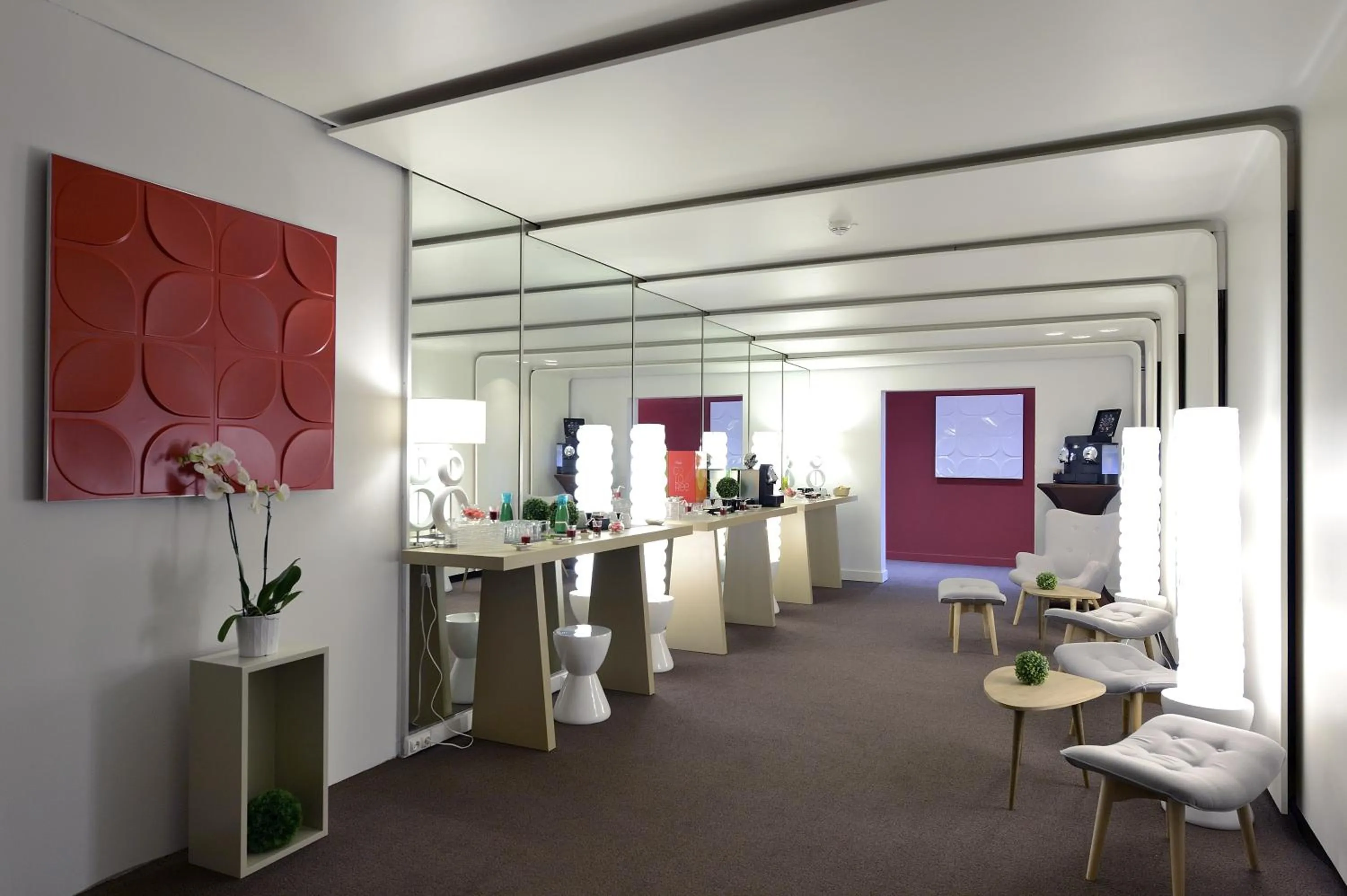 Lounge or bar in Novotel Avignon Nord