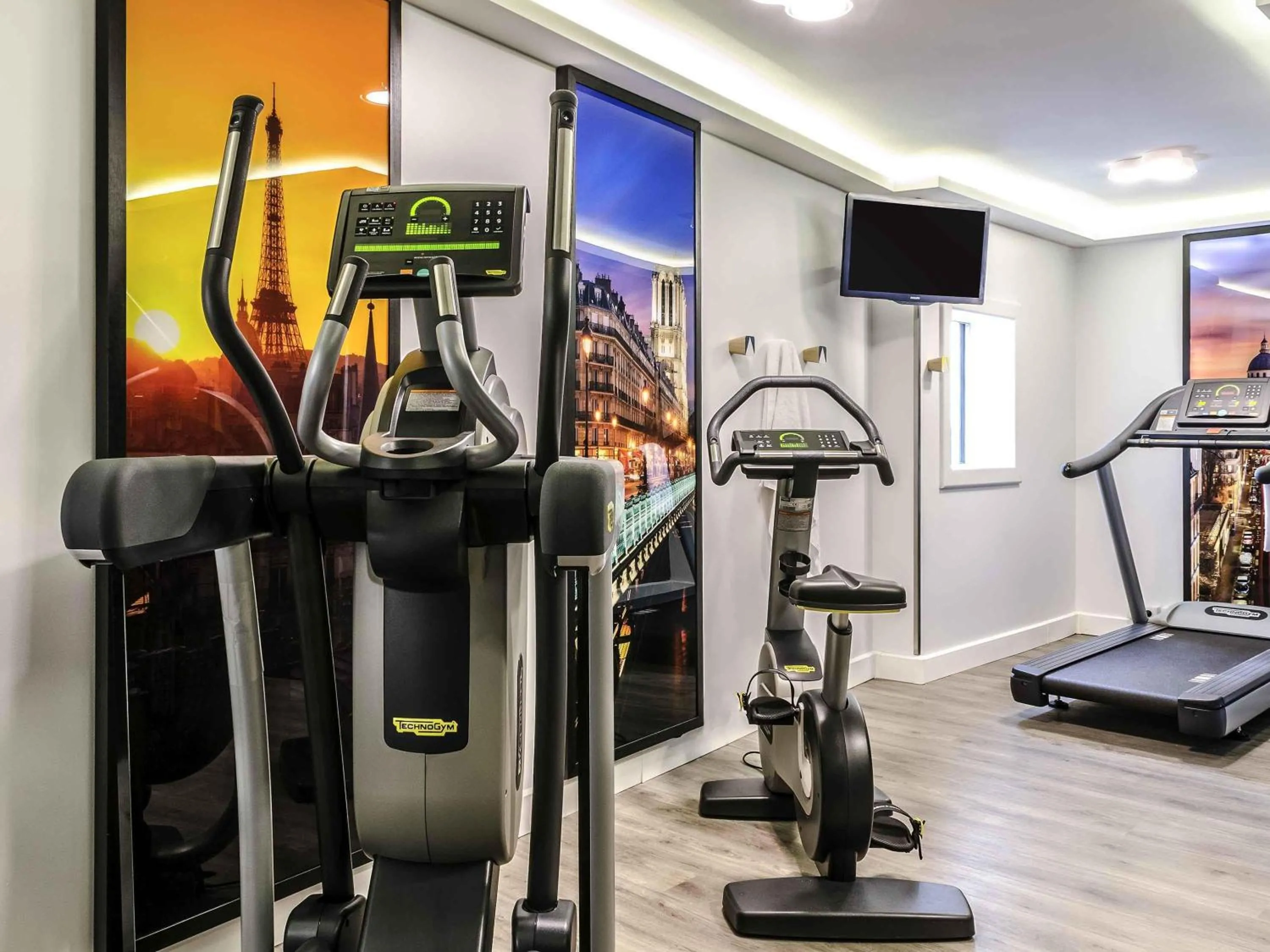 Fitness centre/facilities in Novotel Paris 14 Porte d'Orléans