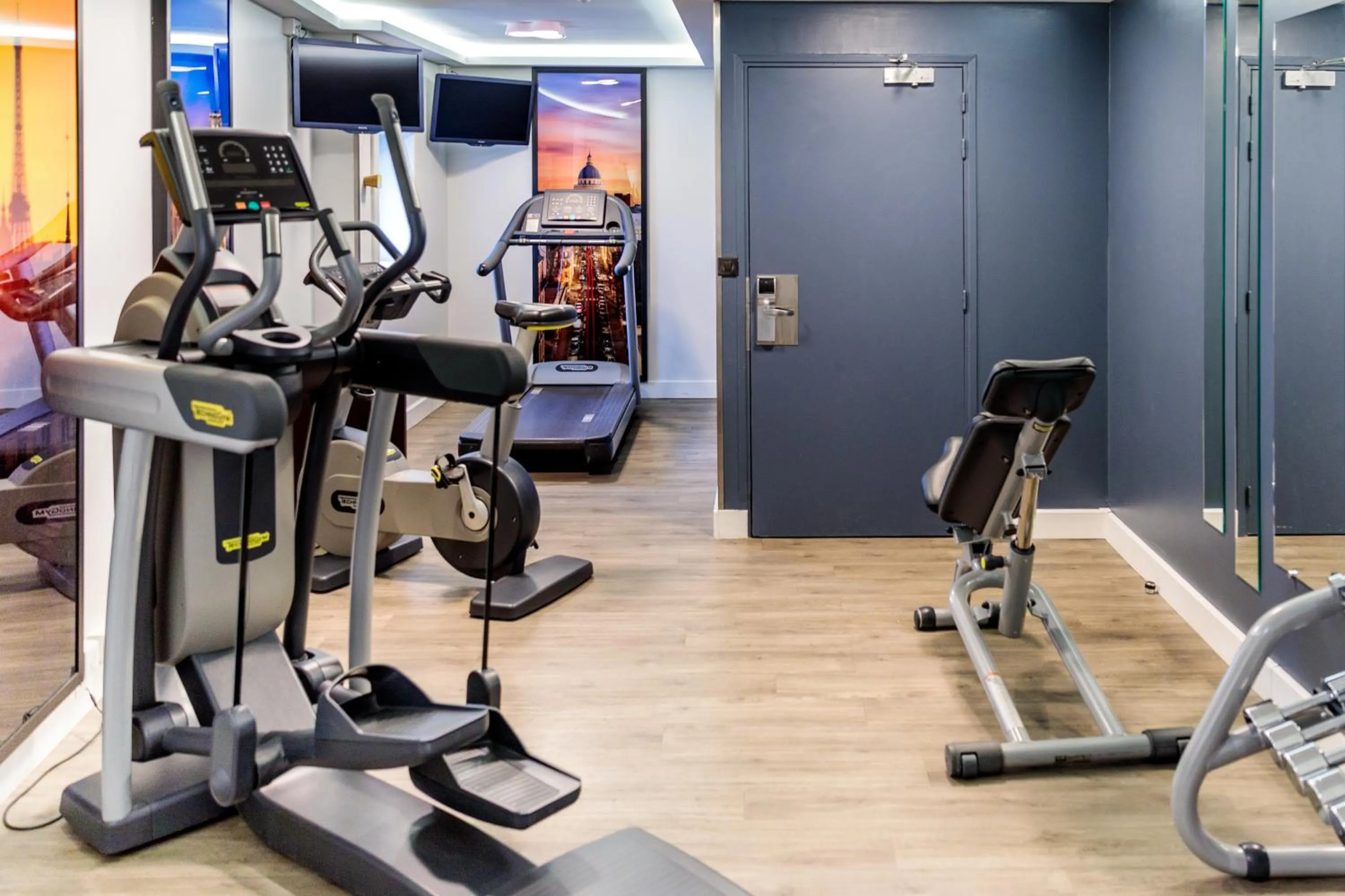 Fitness centre/facilities in Novotel Paris 14 Porte d'Orléans