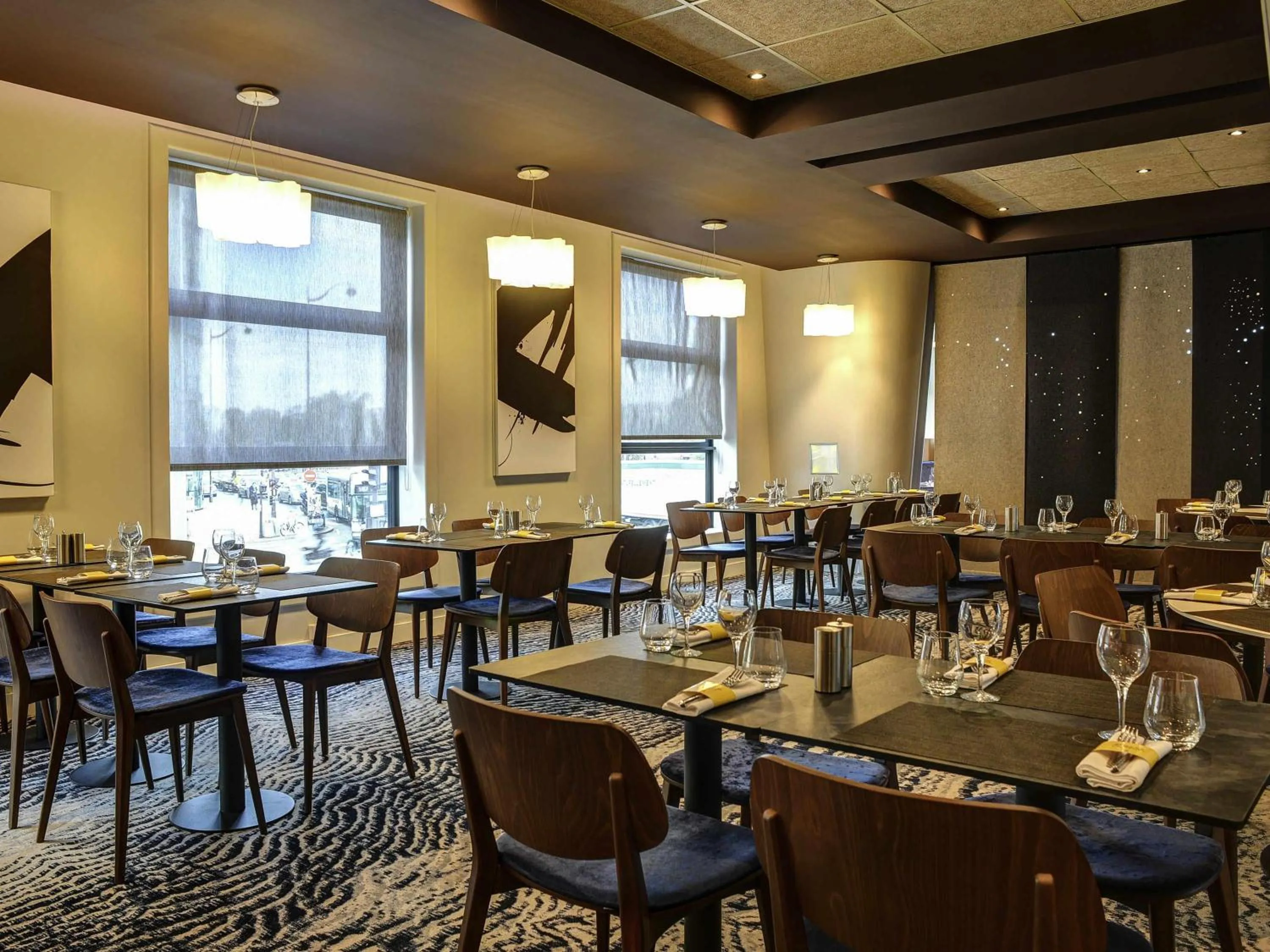 Restaurant/places to eat in Novotel Paris 14 Porte d'Orléans