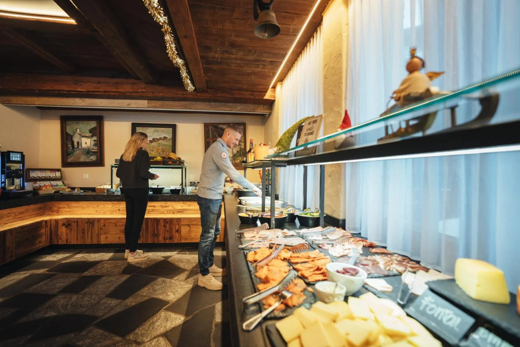 Breakfast in Zermatt Budget Rooms