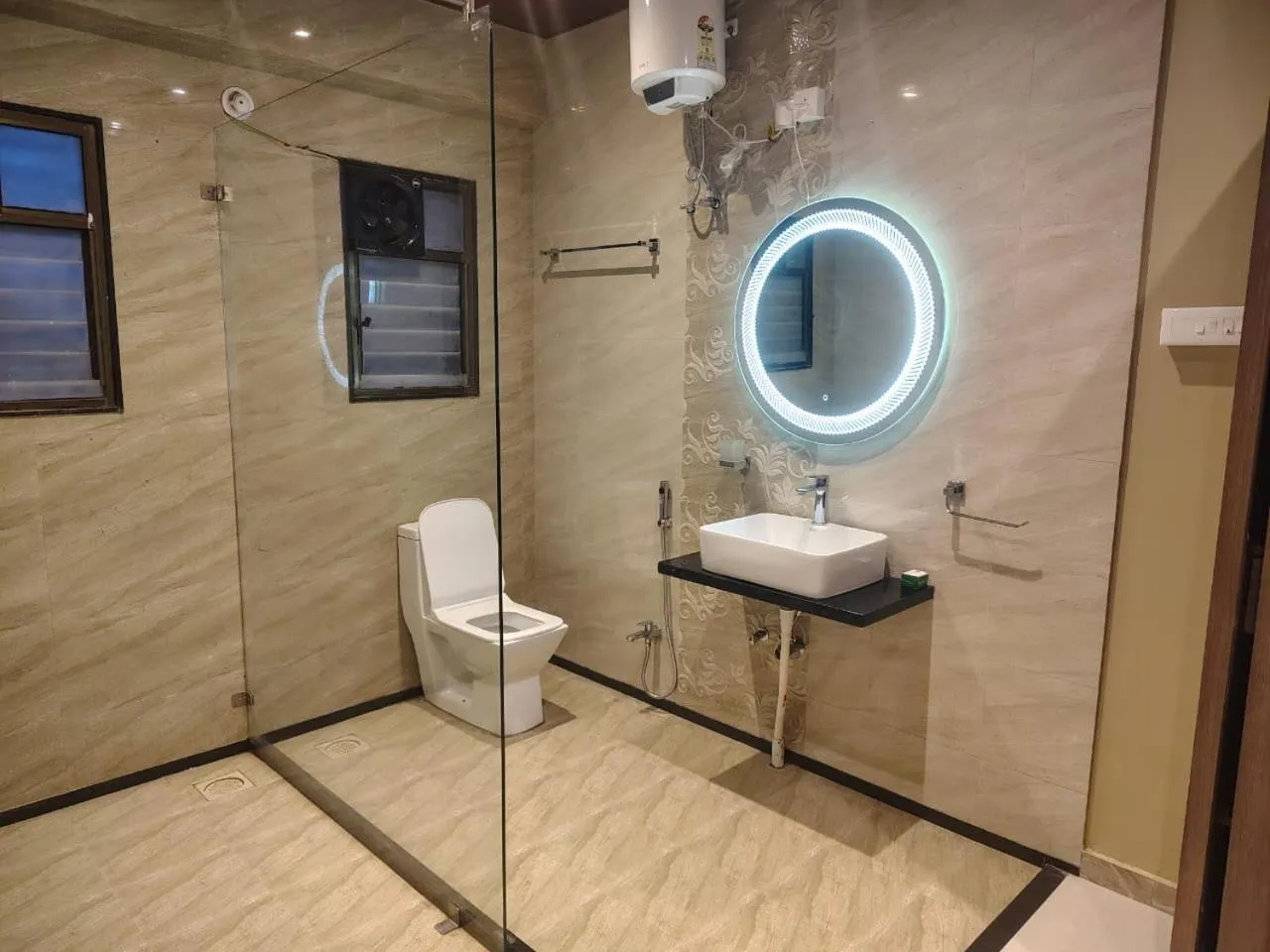 Shower in Kedari Residency