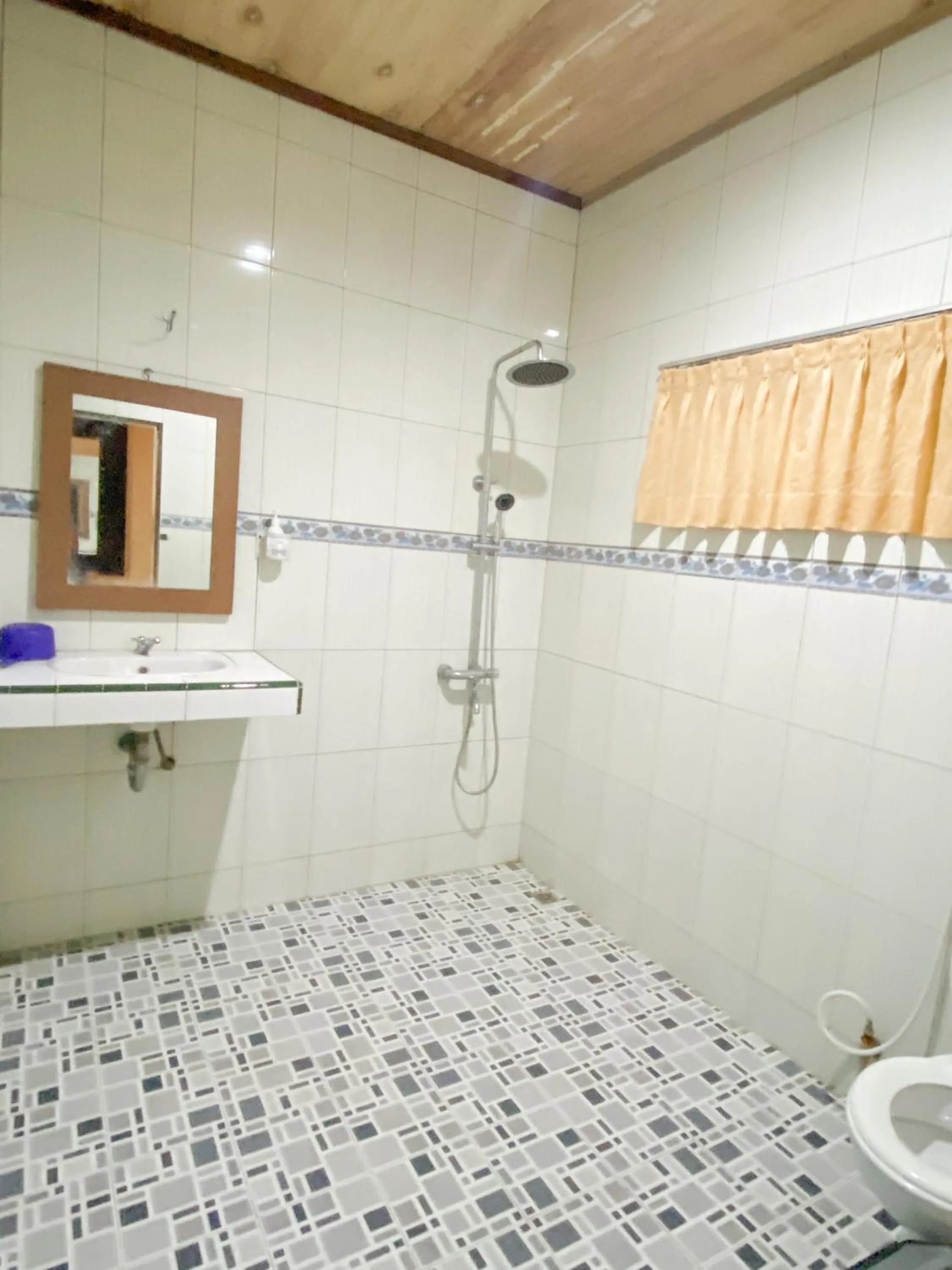 Bathroom in Lekjon Cottage