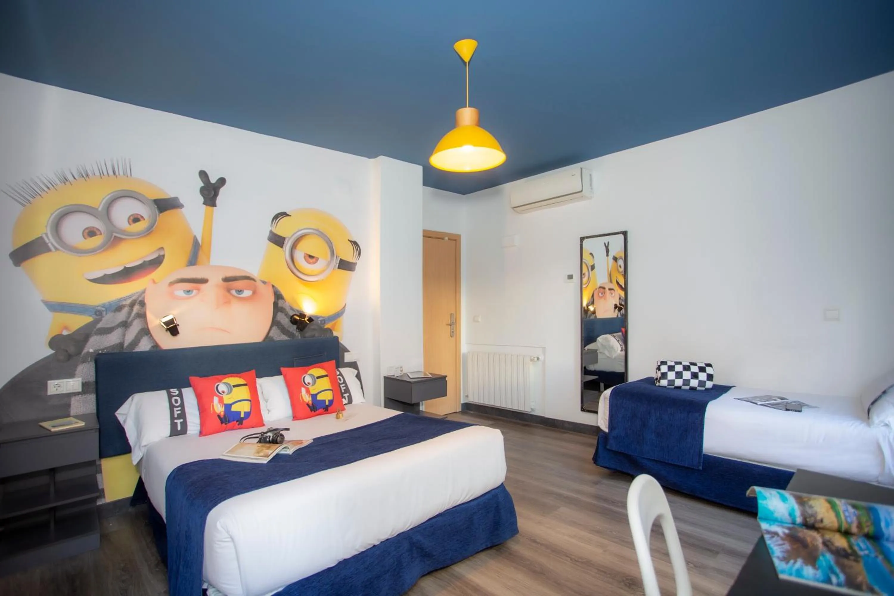 Bedroom, Bed in Casual del Cine Valencia