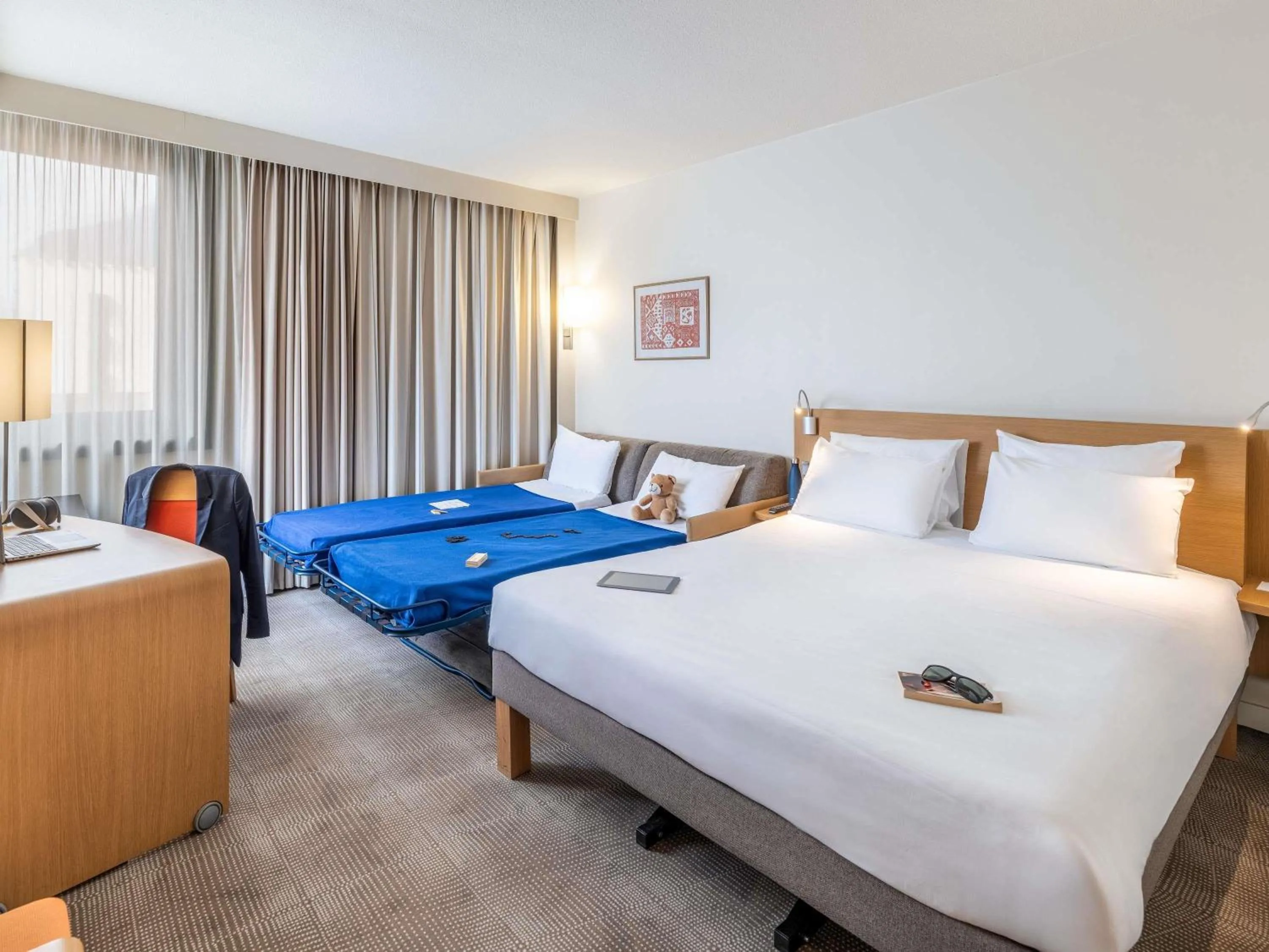 Bedroom, Bed in Novotel Grenoble Centre