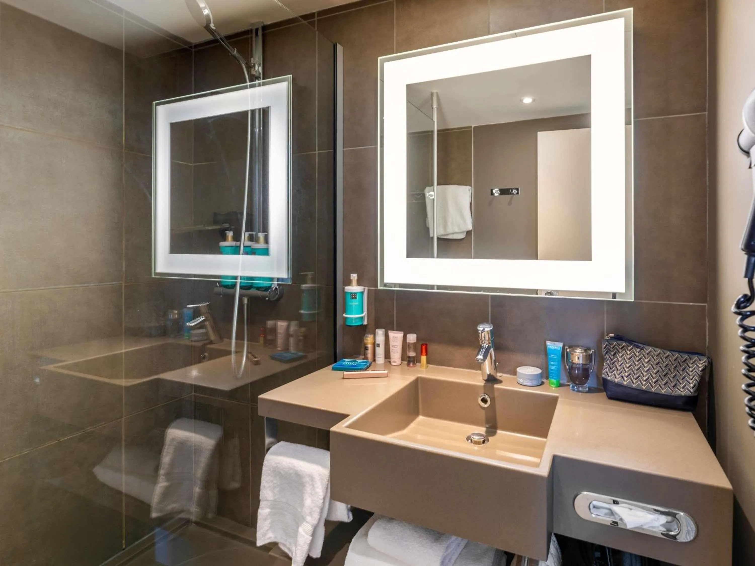 Bedroom in Novotel Grenoble Centre