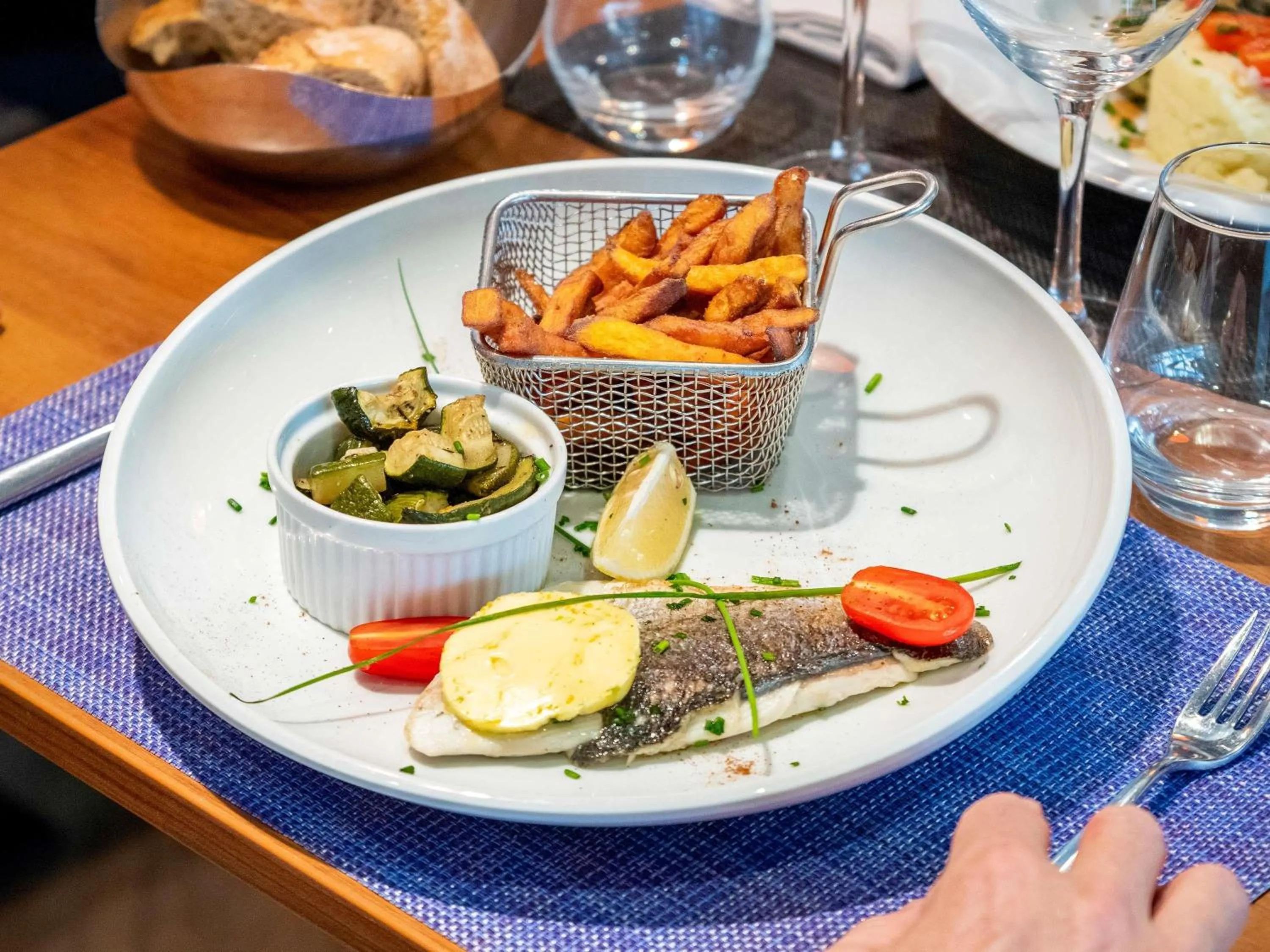 Restaurant/places to eat in Novotel Grenoble Centre