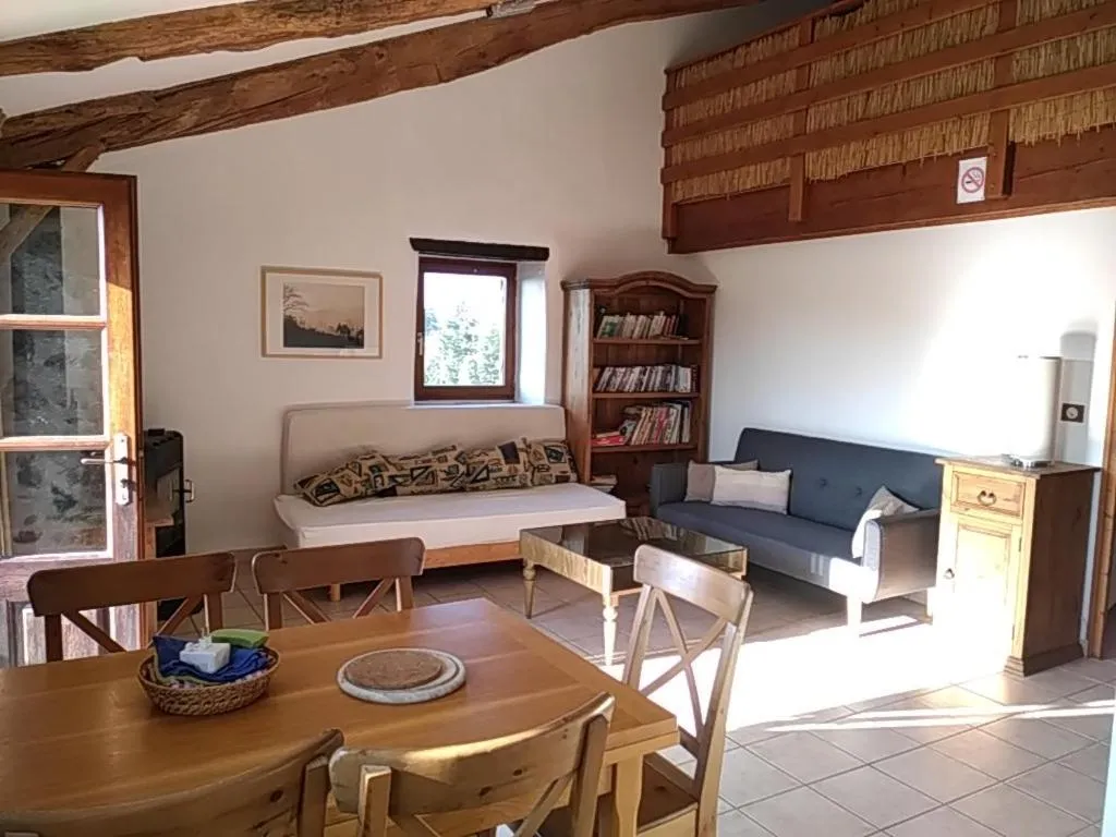 TV and multimedia in Le Petit Rias Gîte Soleil