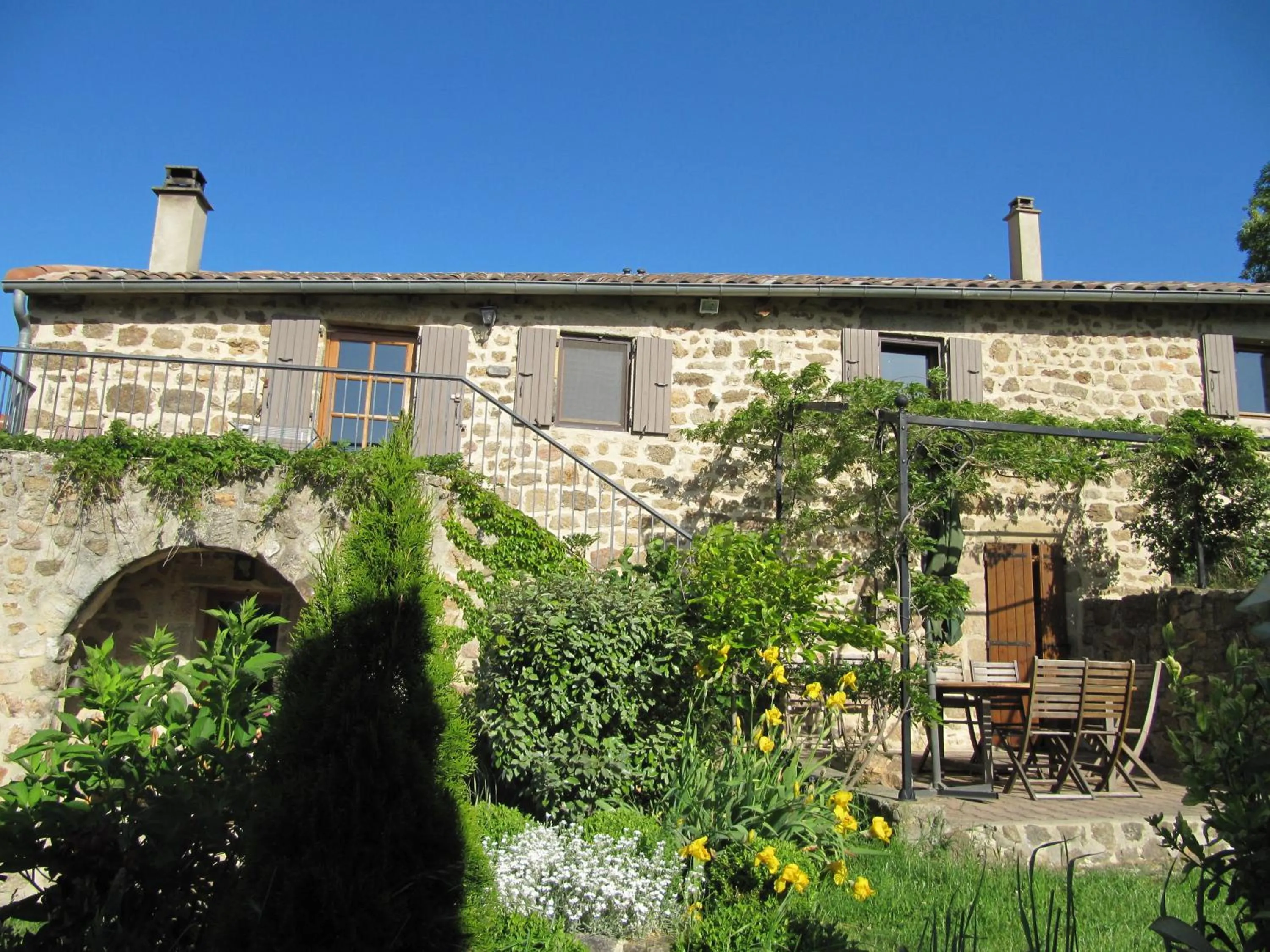 Facade/entrance in Le Petit Rias Gîte Soleil