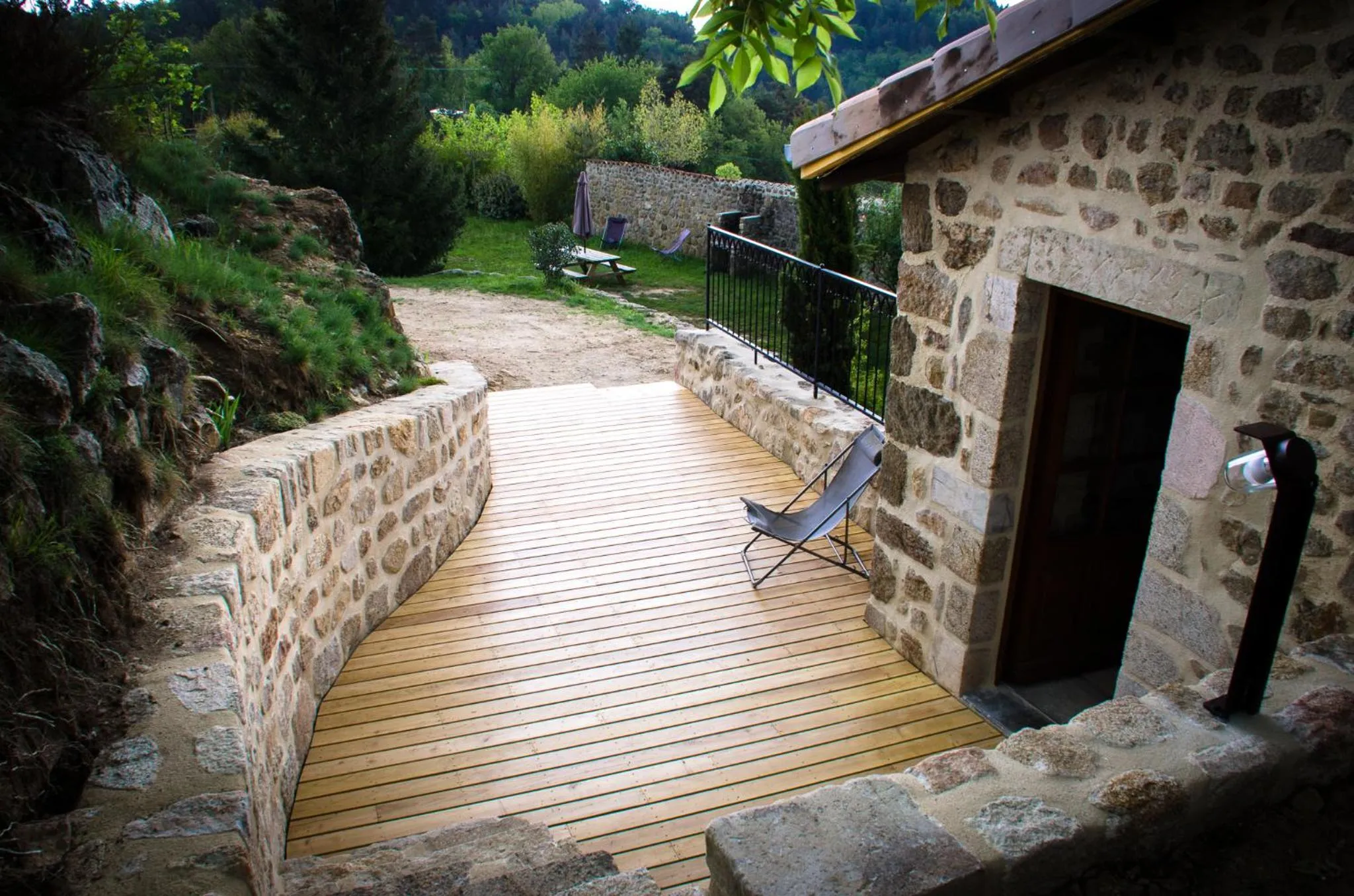 Patio in Le Petit Rias Gîte Soleil