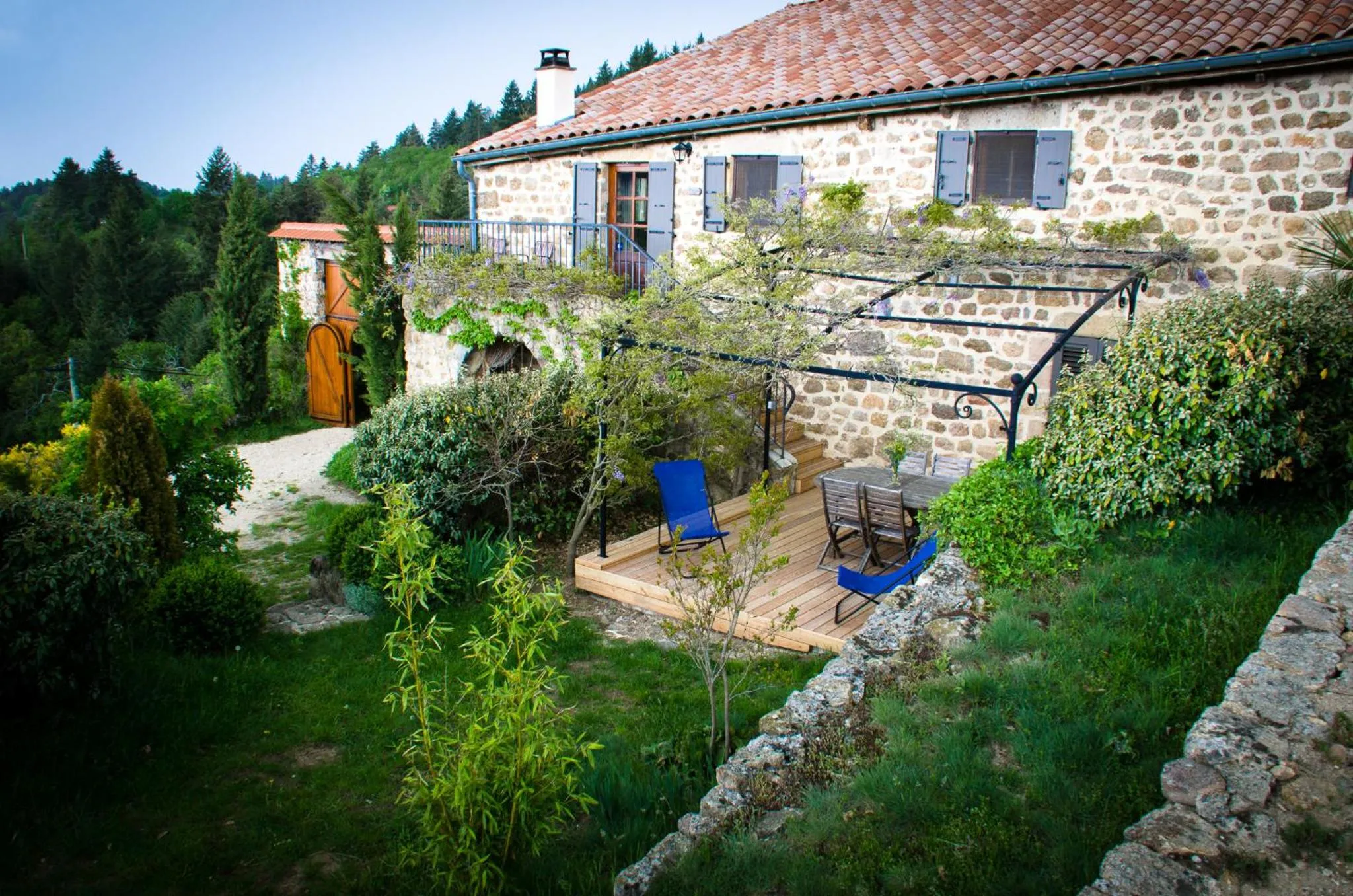 Patio in Le Petit Rias Gîte Soleil