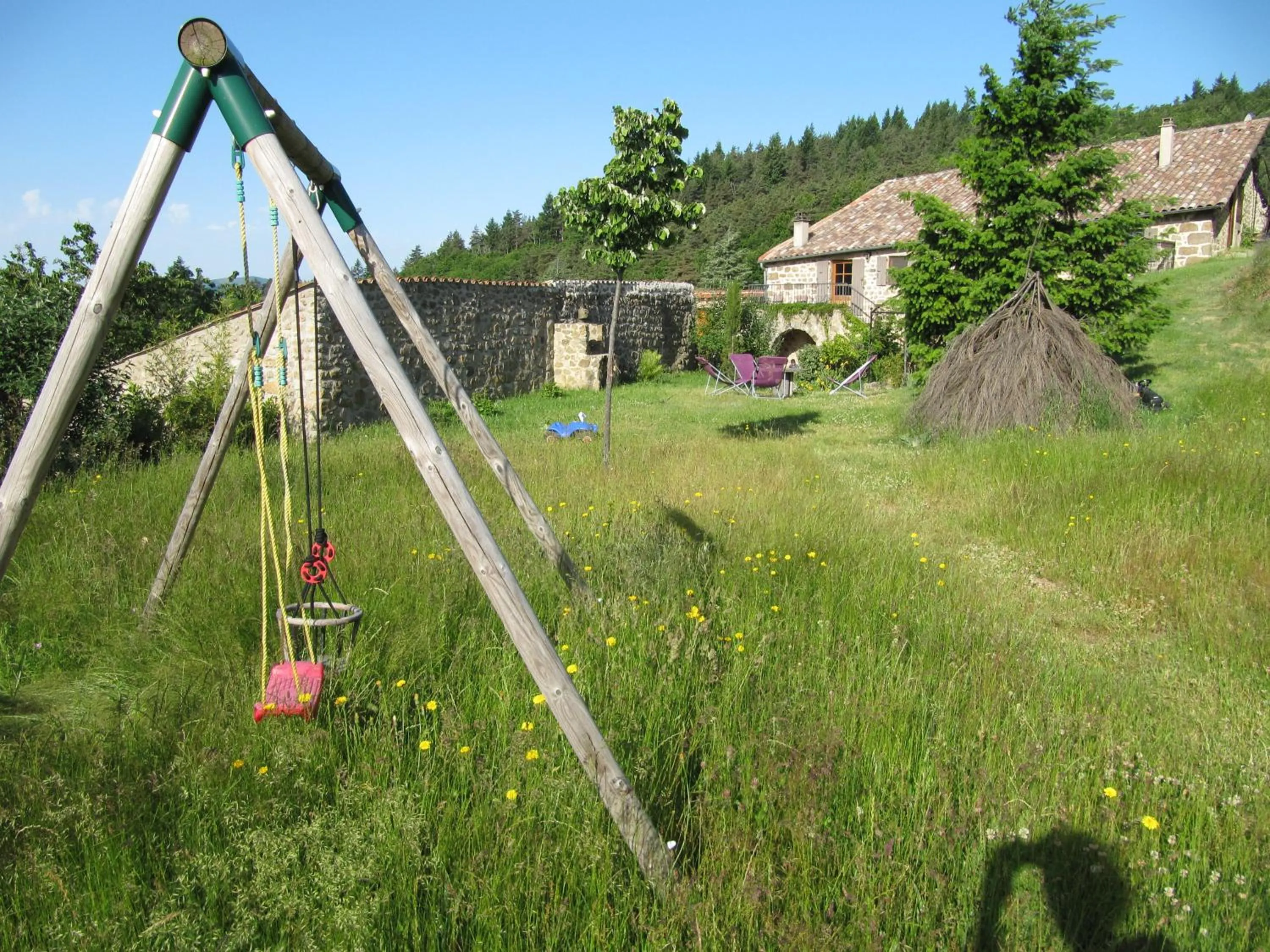 Children play ground in Le Petit Rias Gîte Soleil