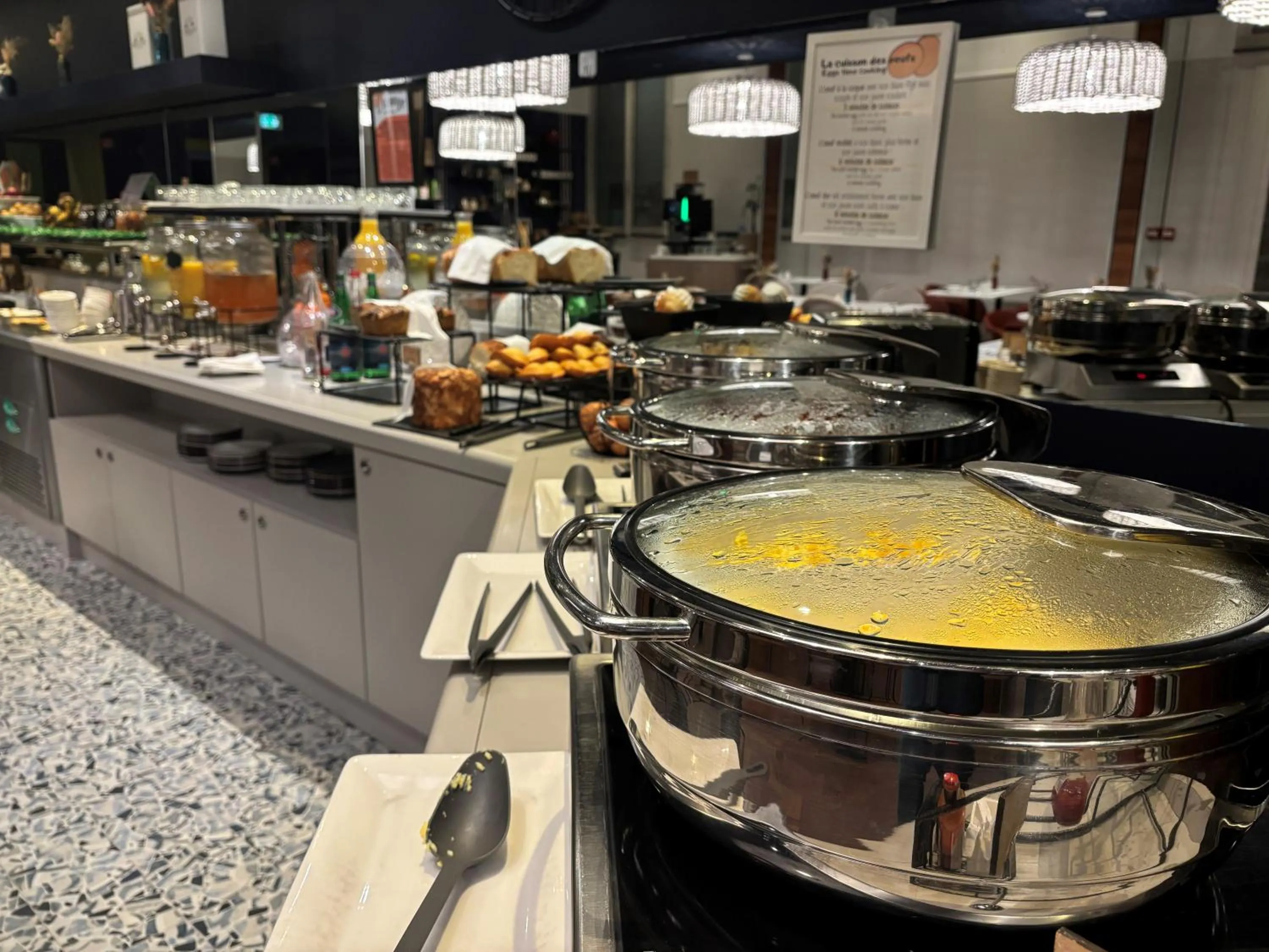 Breakfast in Mercure Nantes Centre Grand Hotel