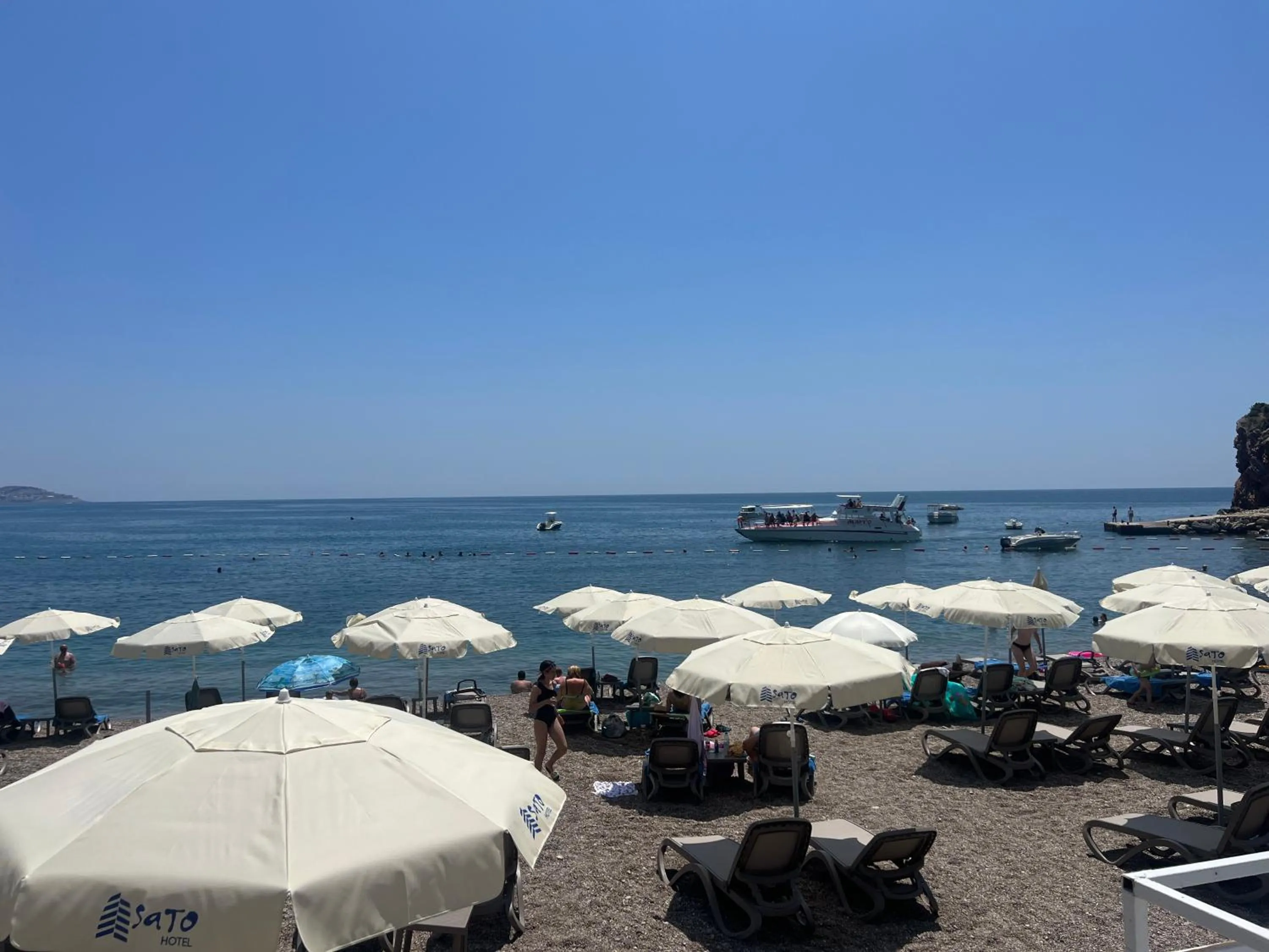 Beach in Hotel Sato Conference & SPA Resort