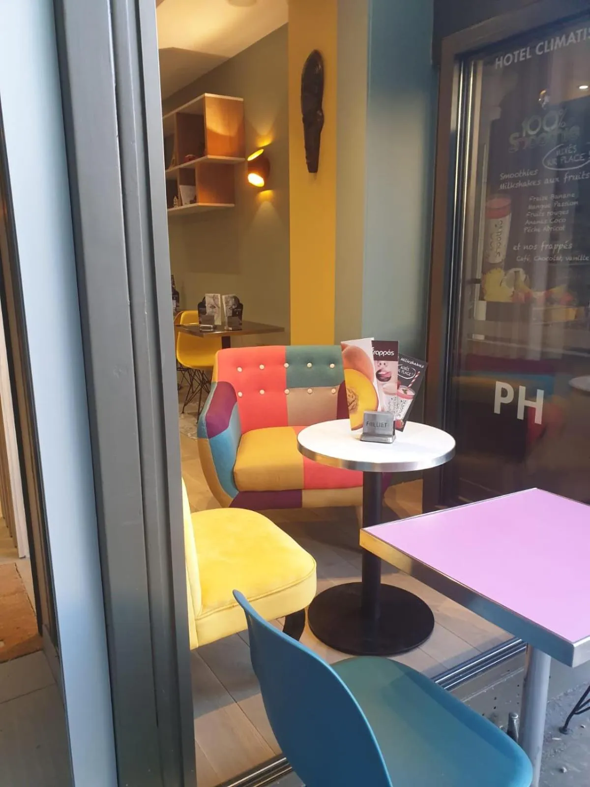 Hotel PARIS GAMBETTA- PANAMHOTEL-PERE LACHAISE