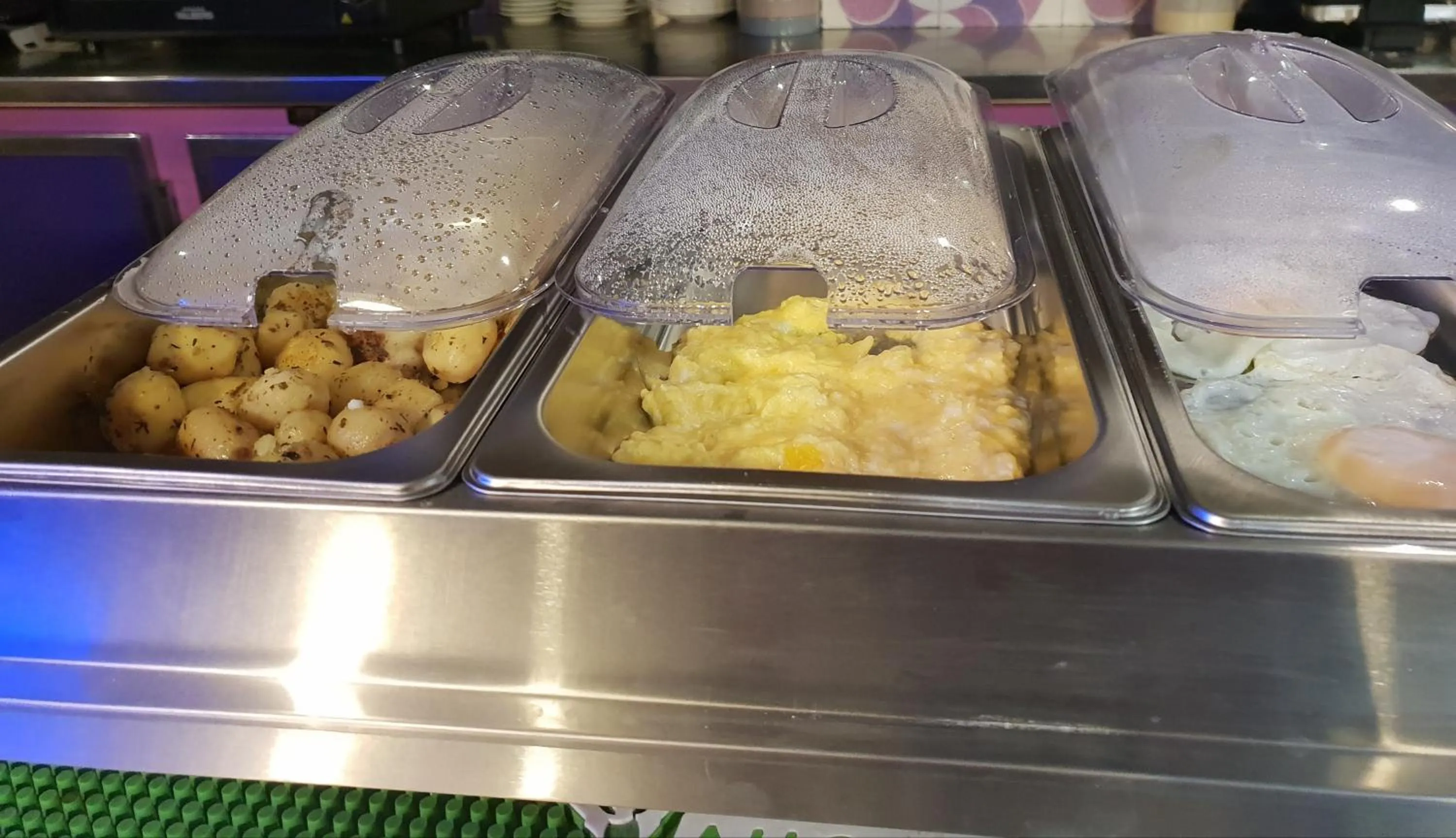 Food in Hotel PARIS GAMBETTA- PANAMHOTEL-PERE LACHAISE