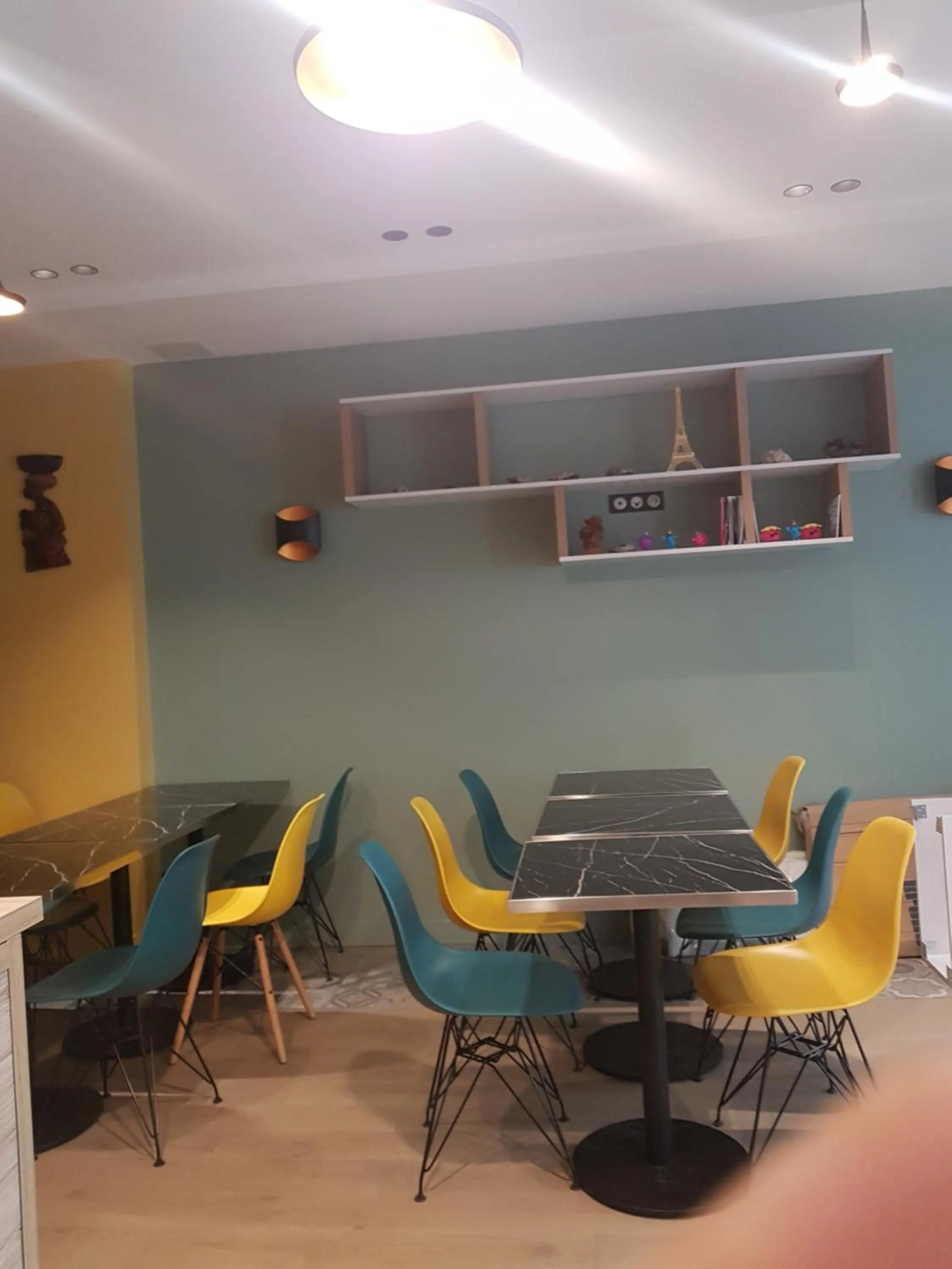 Hotel PARIS GAMBETTA- PANAMHOTEL-PERE LACHAISE