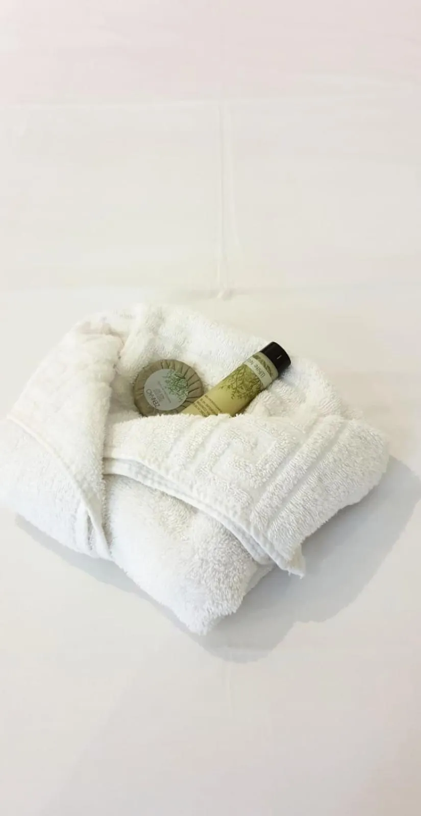 Bed in Hotel PARIS GAMBETTA- PANAMHOTEL-PERE LACHAISE