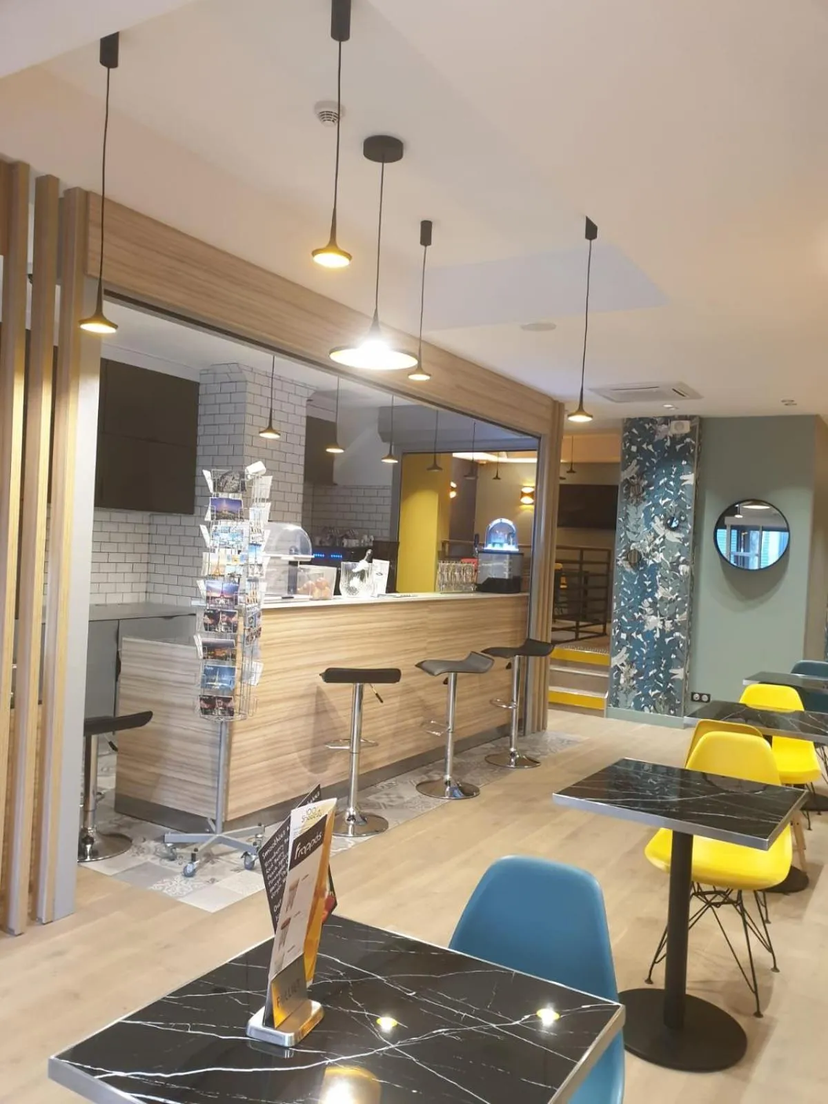 Hotel PARIS GAMBETTA- PANAMHOTEL-PERE LACHAISE