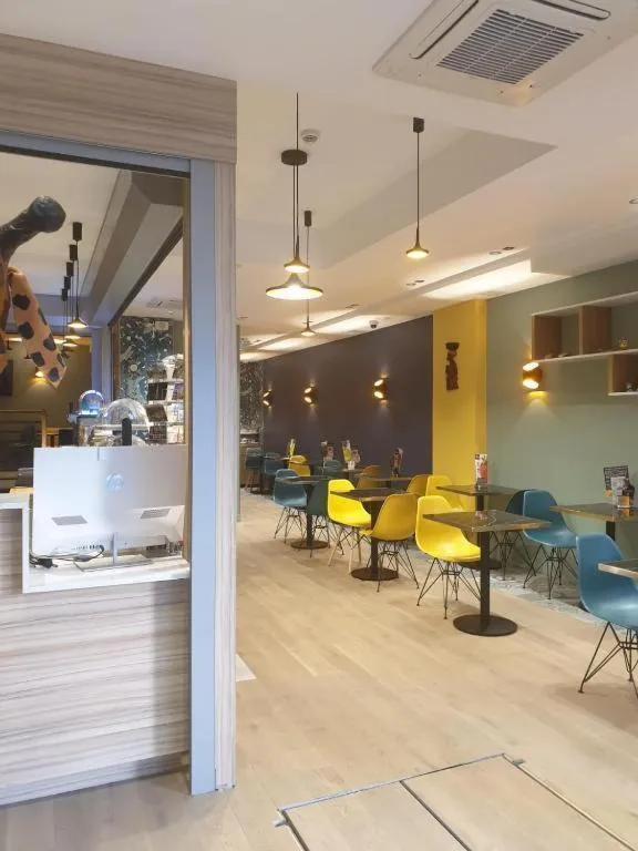 Hotel PARIS GAMBETTA- PANAMHOTEL-PERE LACHAISE