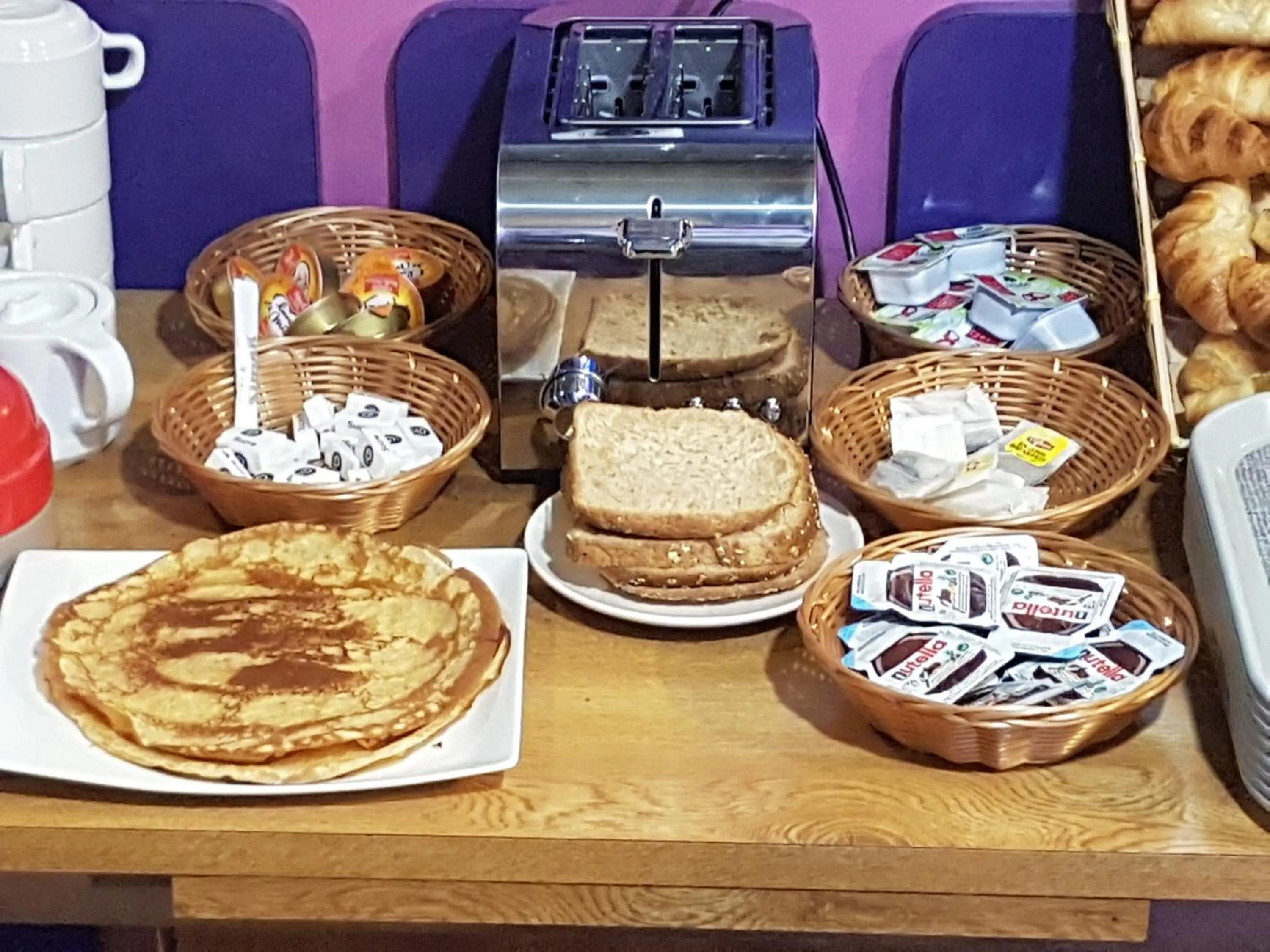 Breakfast in Hotel PARIS GAMBETTA- PANAMHOTEL-PERE LACHAISE