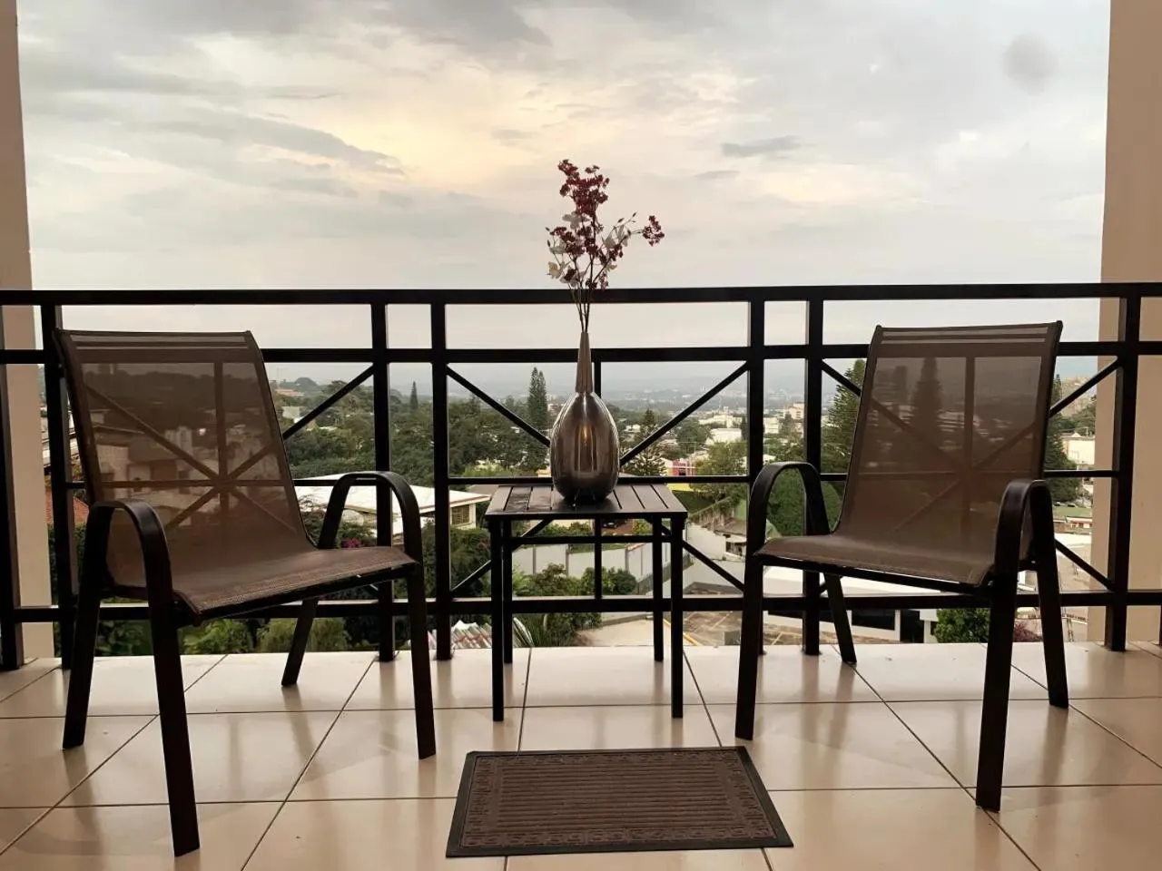 Beautiful apartment, Terrace with incredible view, 3 bdr, Escalon, Exclusive, Secure