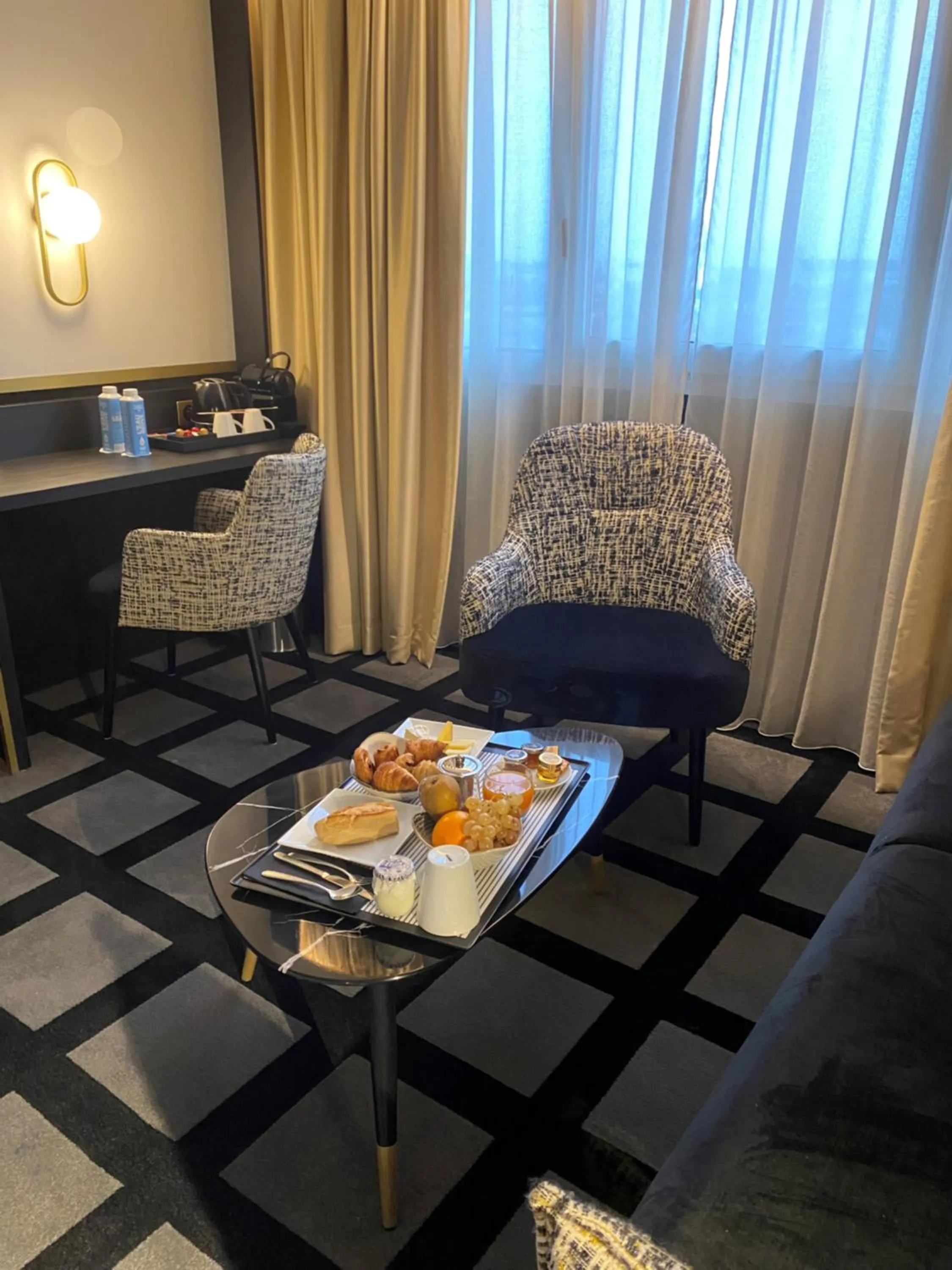 Living room in Mercure Orléans Centre Bords de Loire