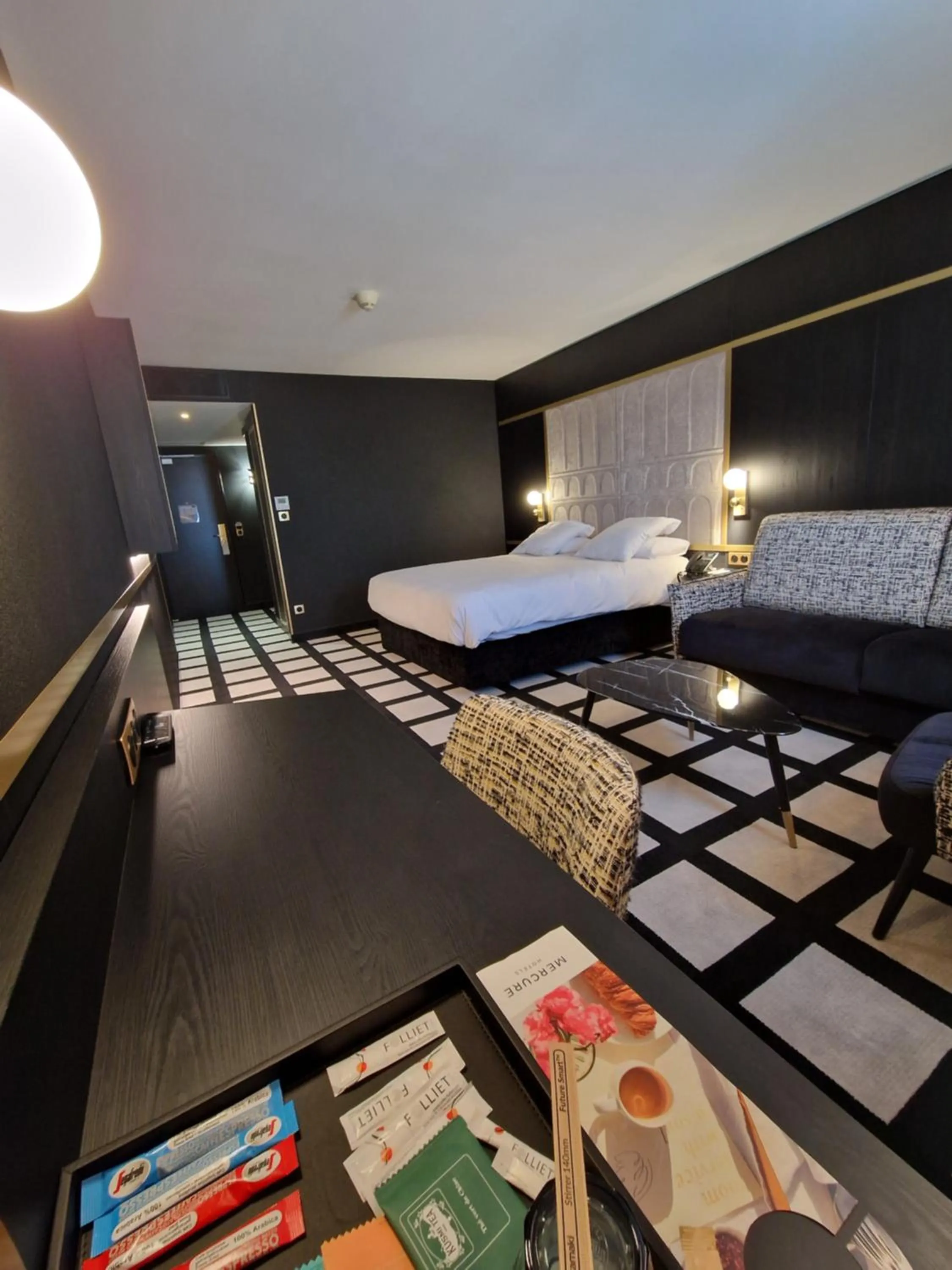 Bedroom, Bed in Mercure Orléans Centre Bords de Loire