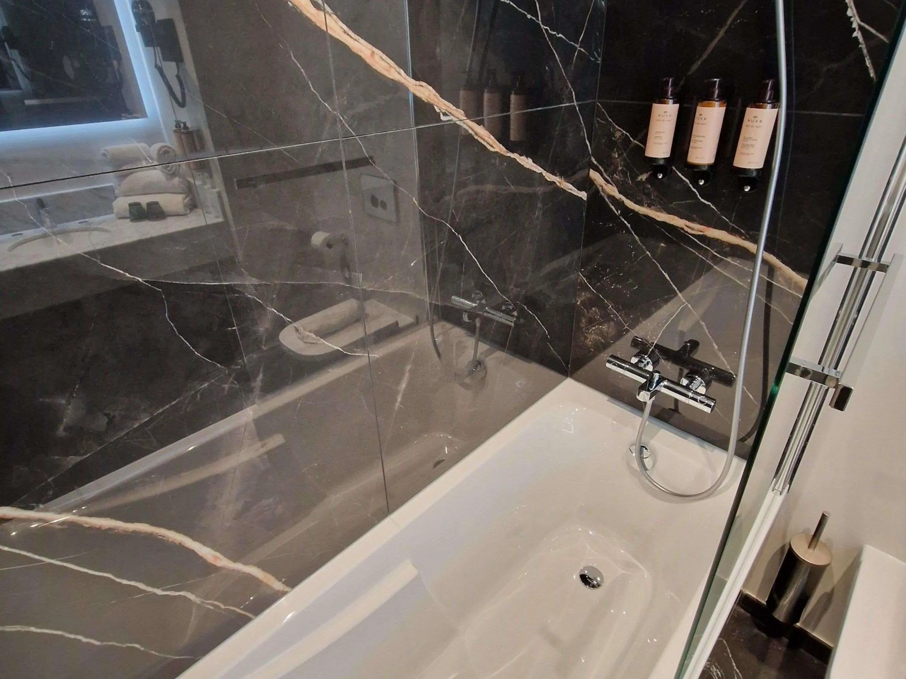 Bedroom in Mercure Orléans Centre Bords de Loire