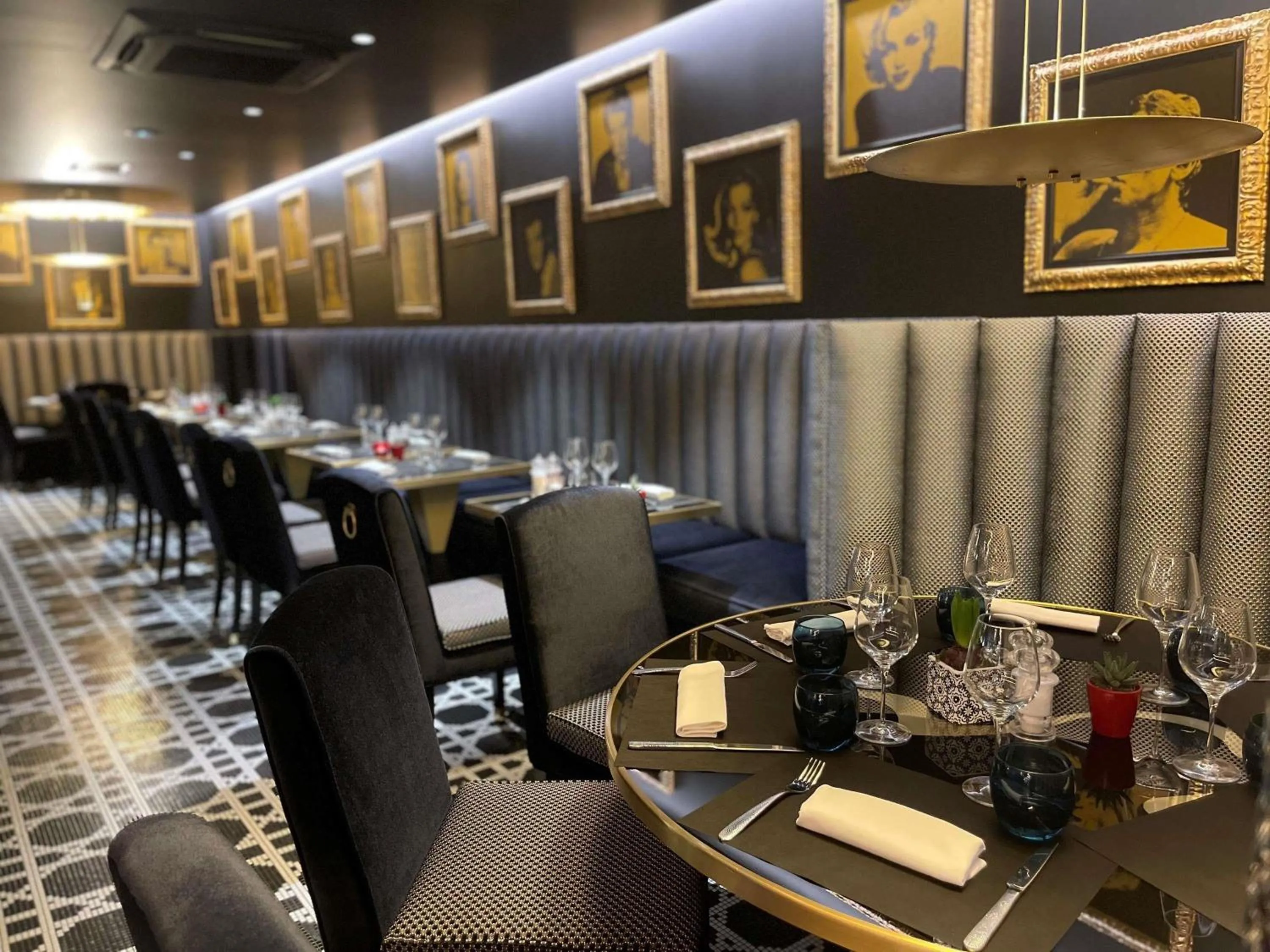 Restaurant/places to eat in Mercure Orléans Centre Bords de Loire