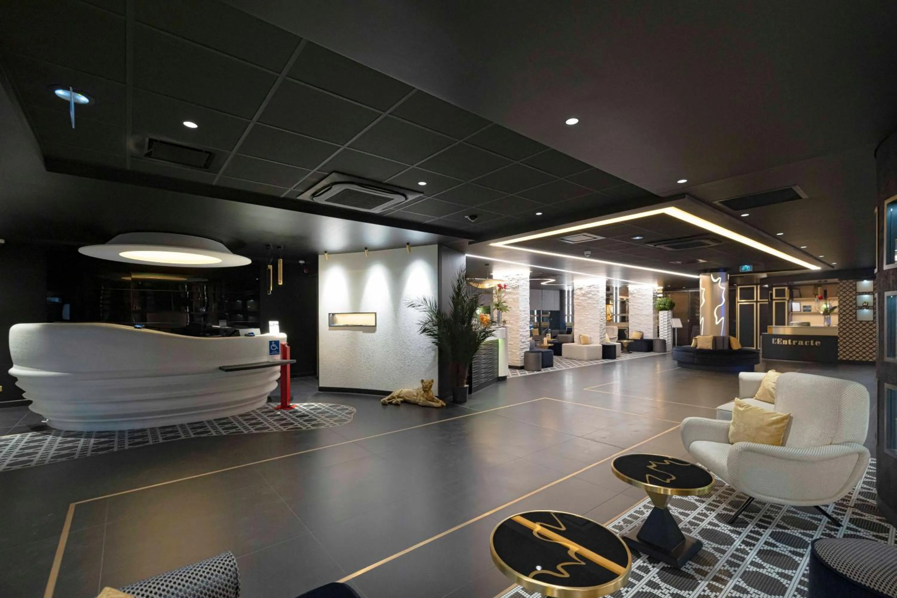 Property building in Mercure Orléans Centre Bords de Loire