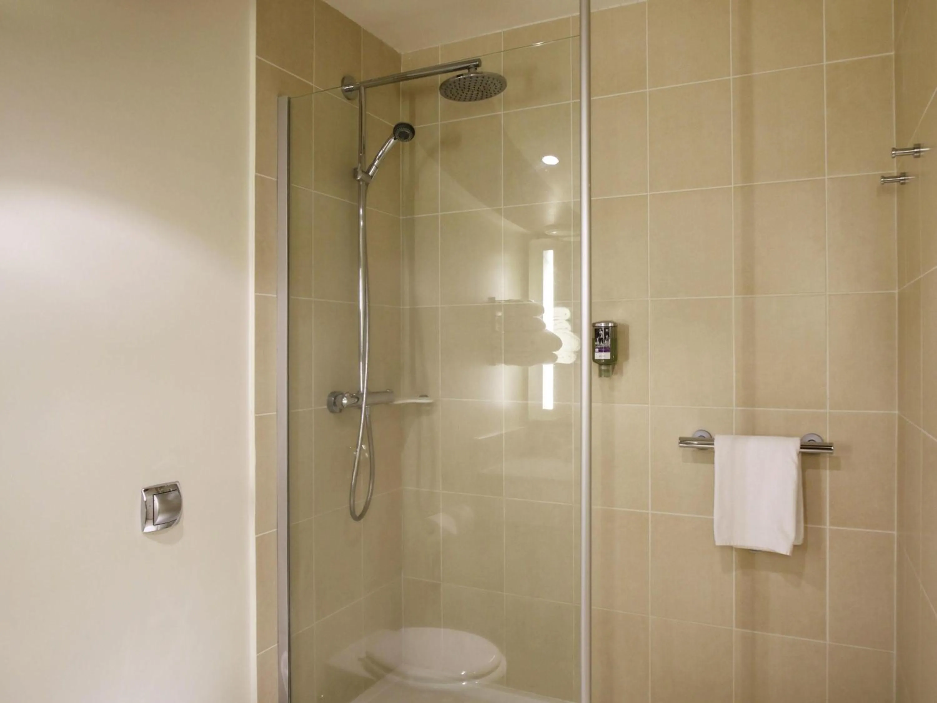 Bedroom in Mercure Orléans Centre Bords de Loire