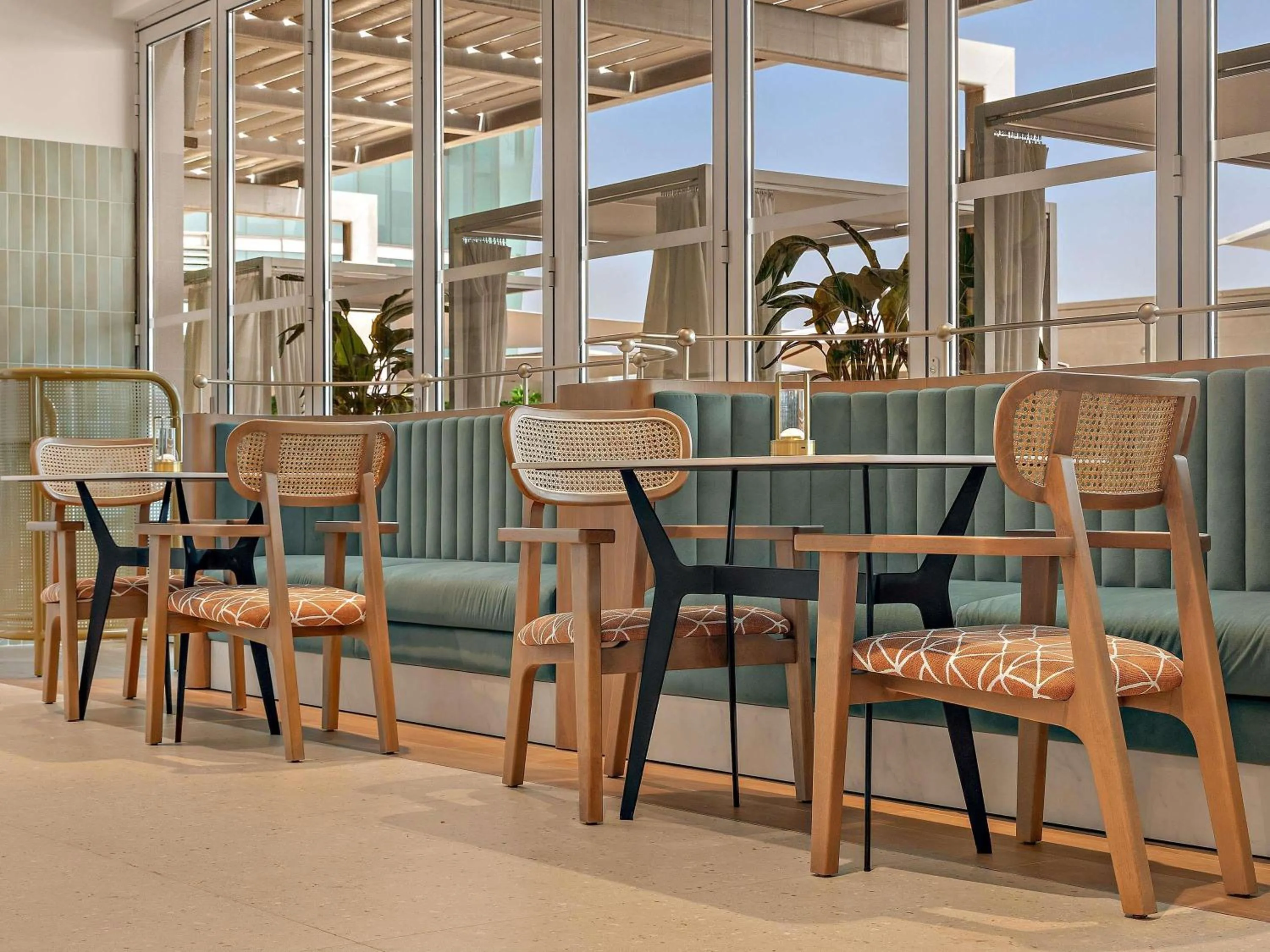 Lounge or bar in Novotel Abu Dhabi Al Bustan