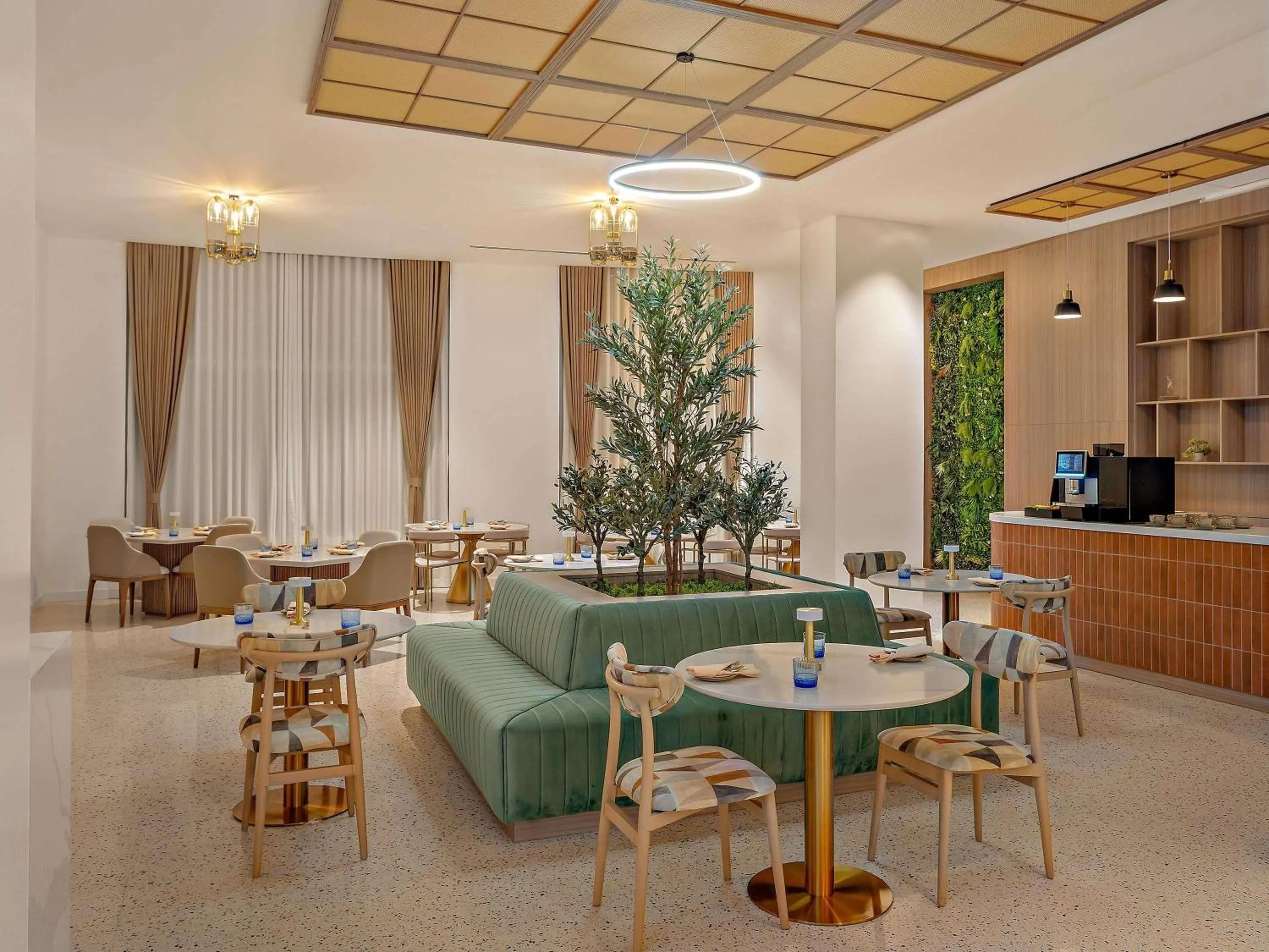 Restaurant/places to eat in Novotel Abu Dhabi Al Bustan