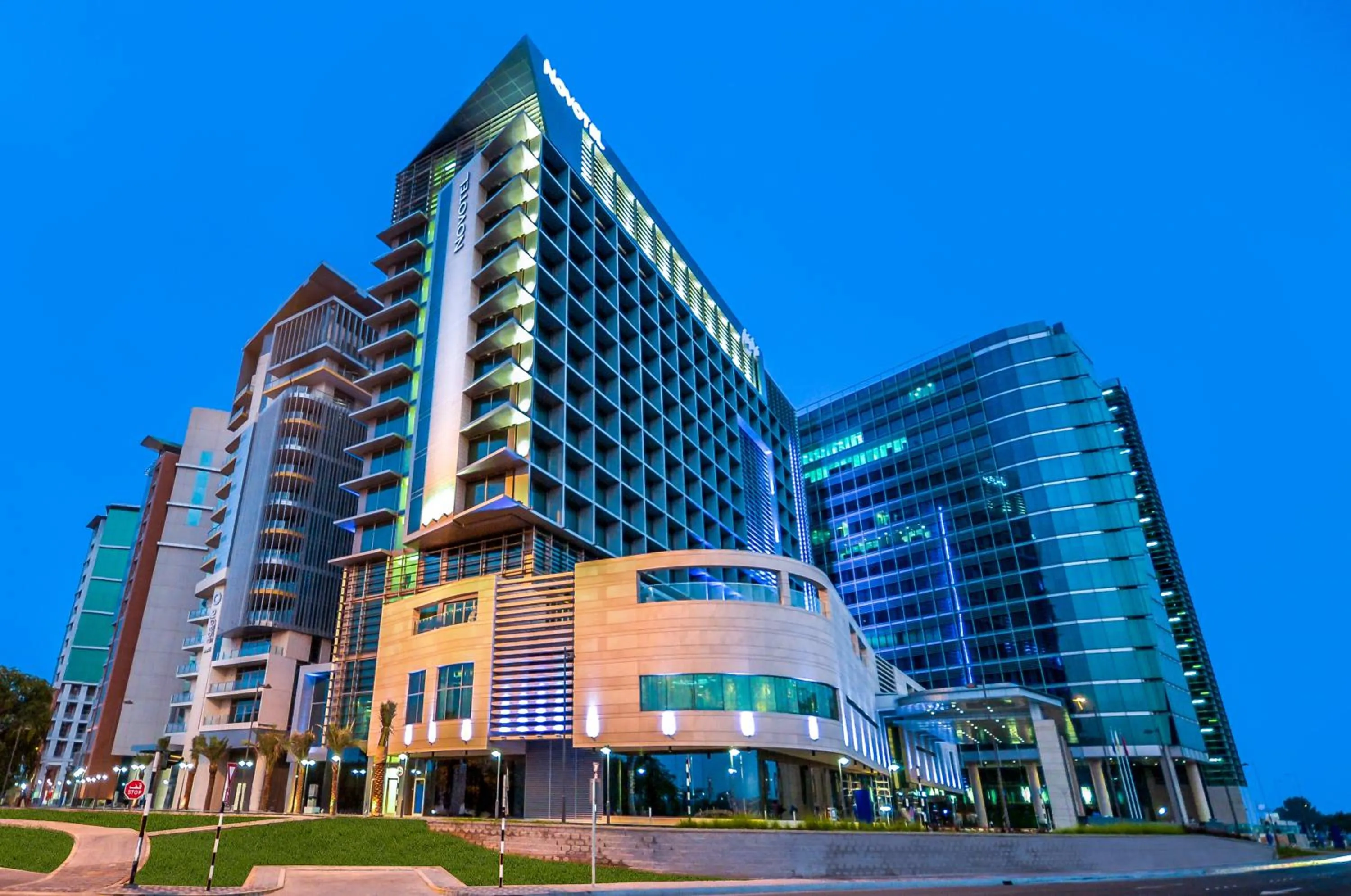 Facade/entrance in Novotel Abu Dhabi Al Bustan
