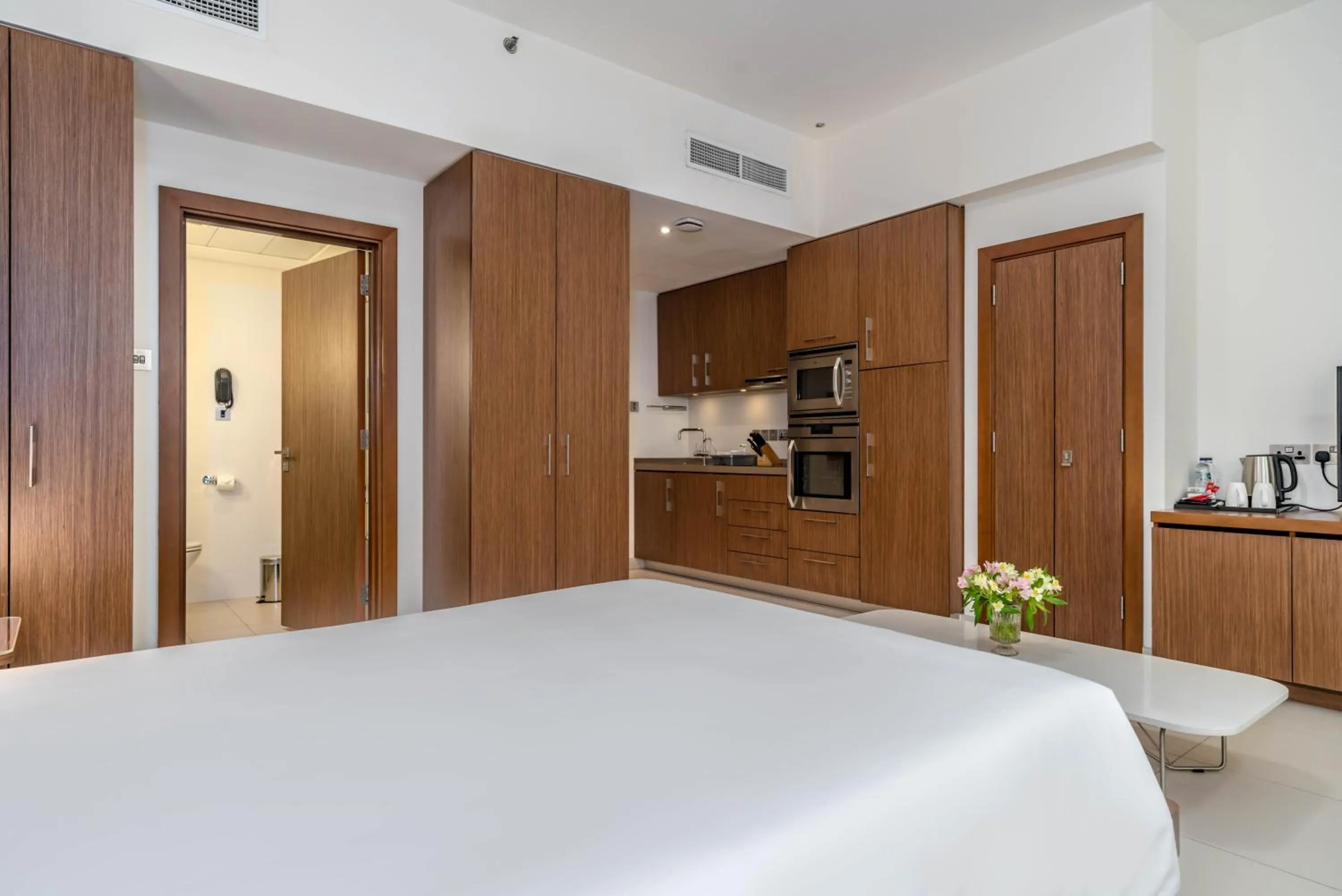 Photo of the whole room, Bed in Adagio Abu Dhabi Al Bustan