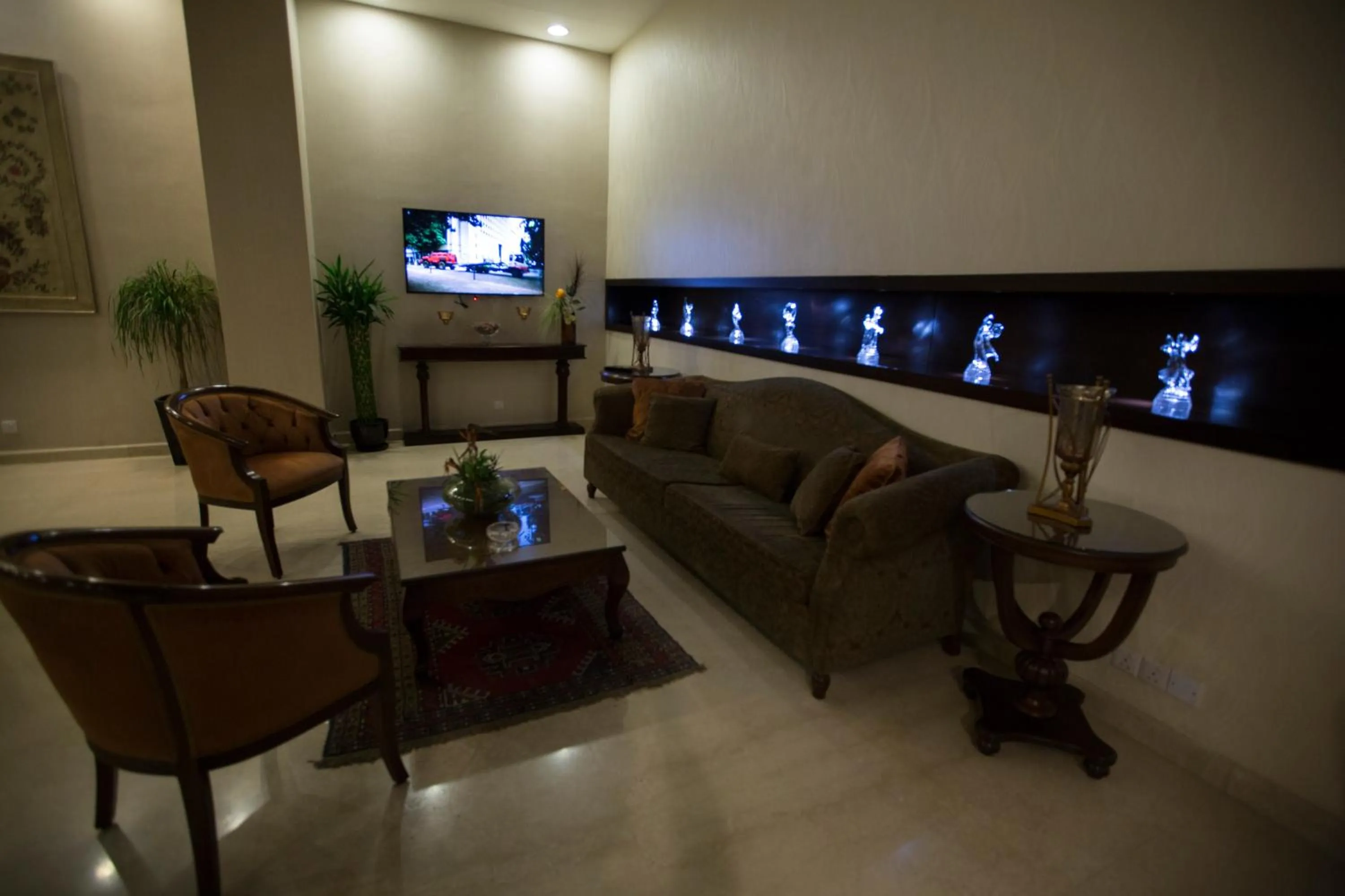 Communal lounge/ TV room in Fiori Hotel
