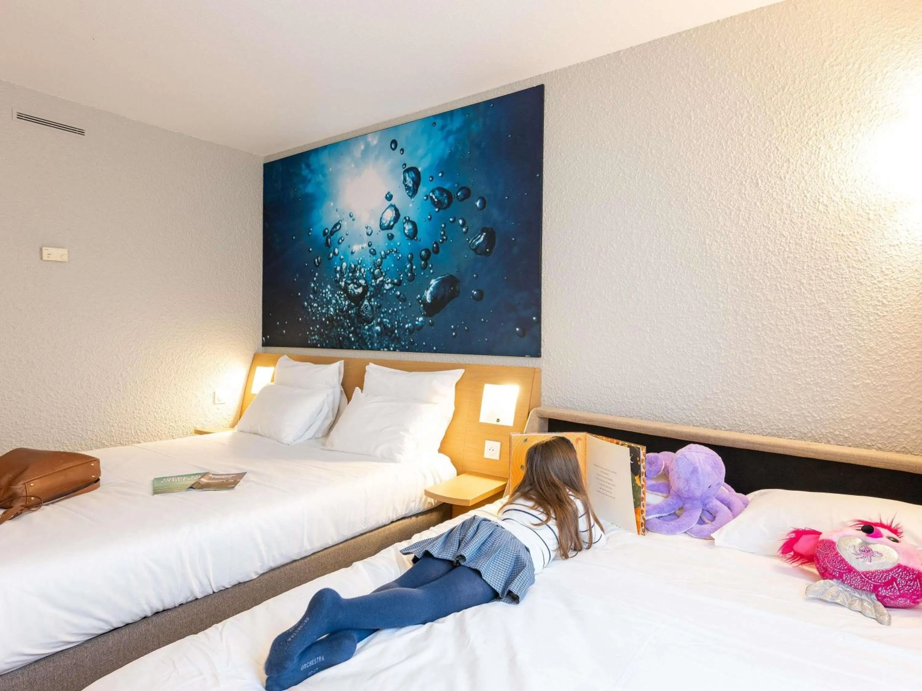 Property building, Bed in Novotel Grenoble Nord Voreppe