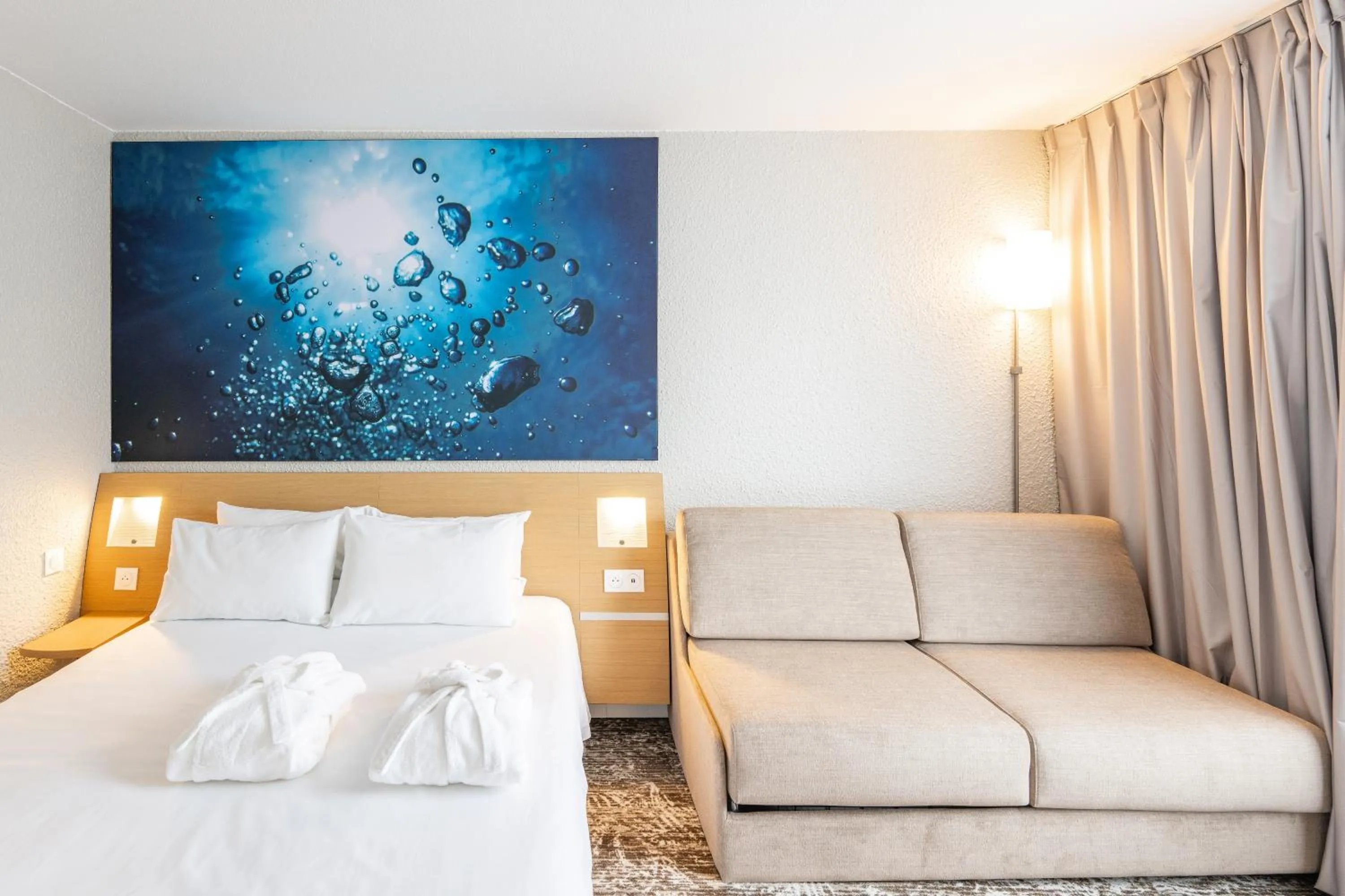 Bed in Novotel Grenoble Nord Voreppe