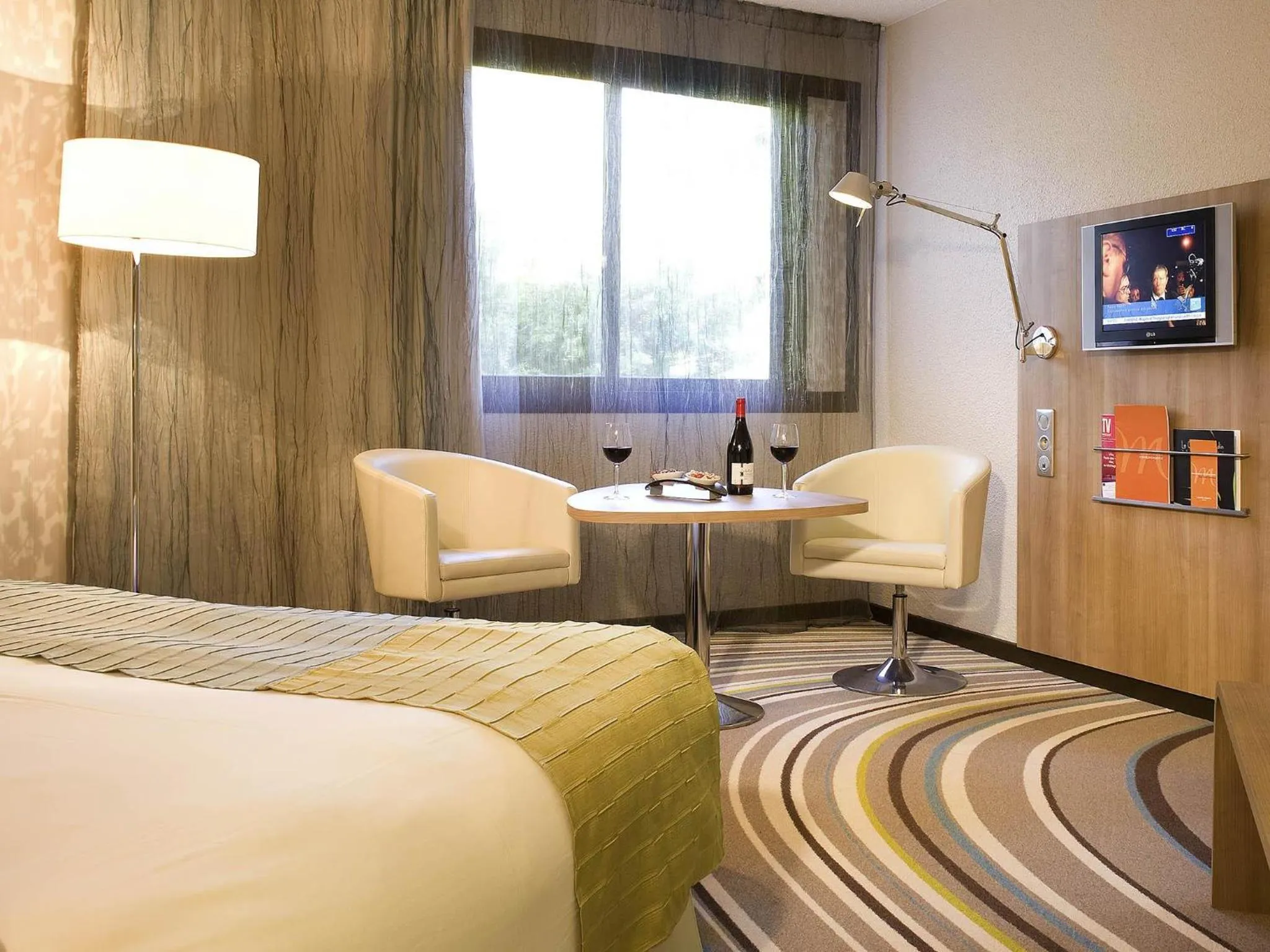 Bedroom, Bed in Mercure Angers Centre de Congrès