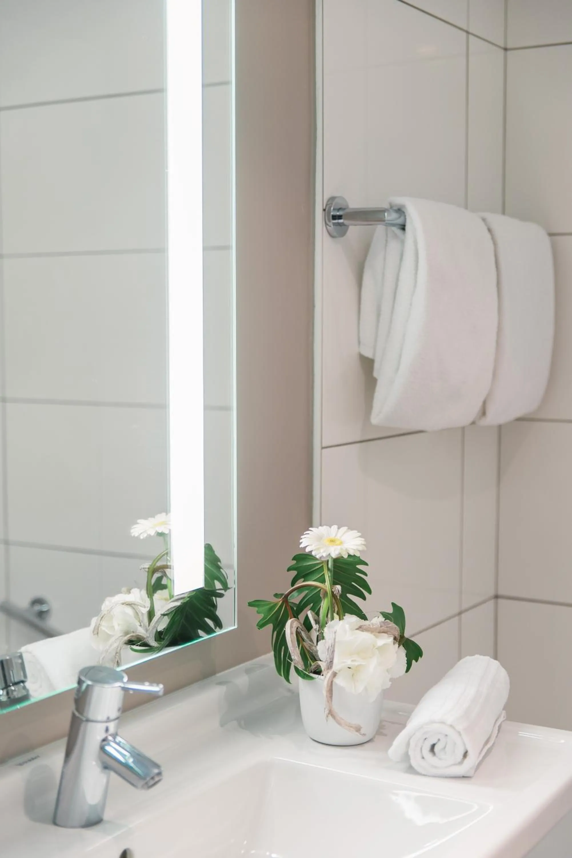 Bathroom in Mercure Angers Centre de Congrès